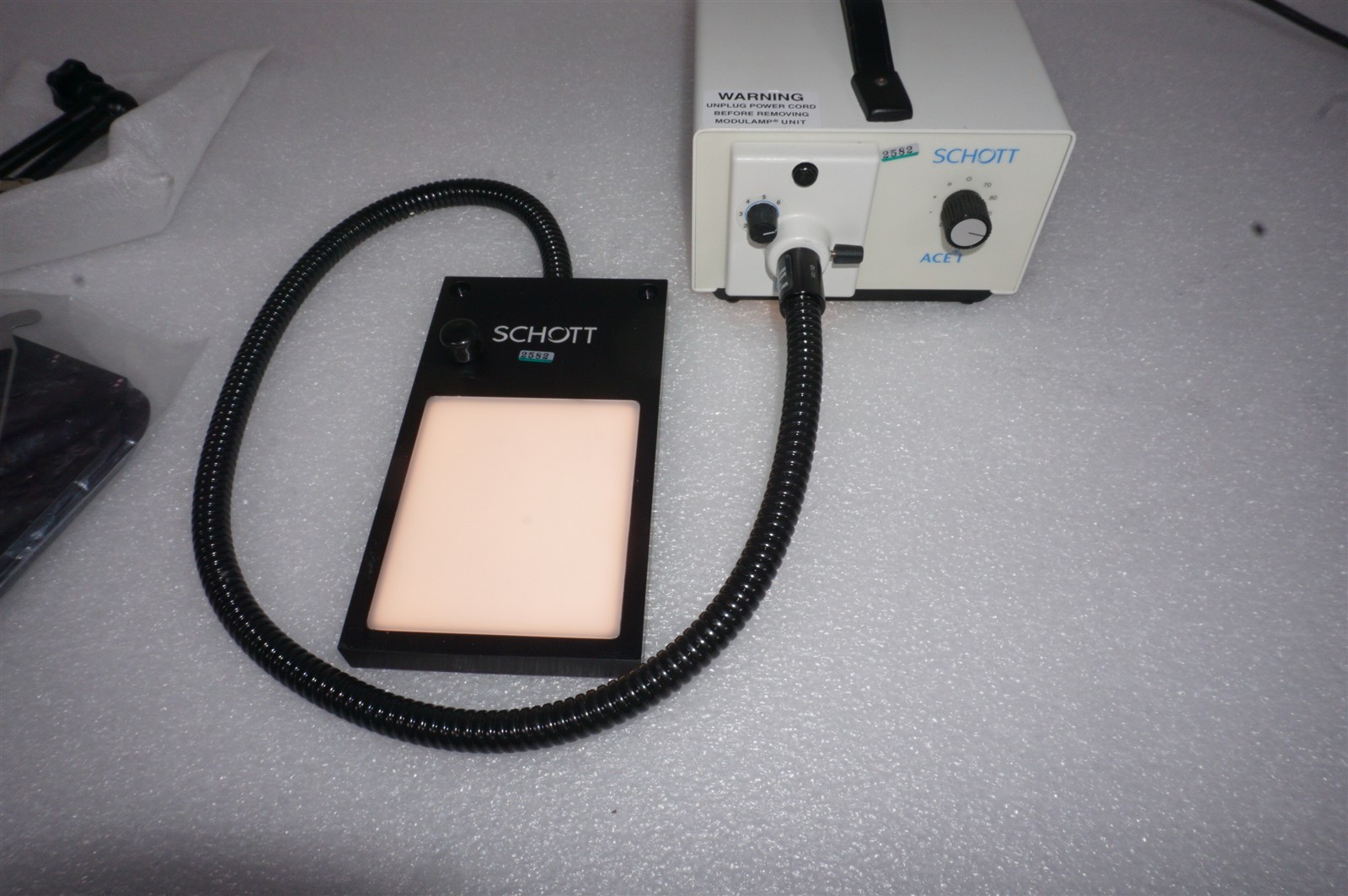 Schott 20520 Fiber Optic Source 150W W Iris, EKE Lamp, 107mm x 130mm Fiber Optic