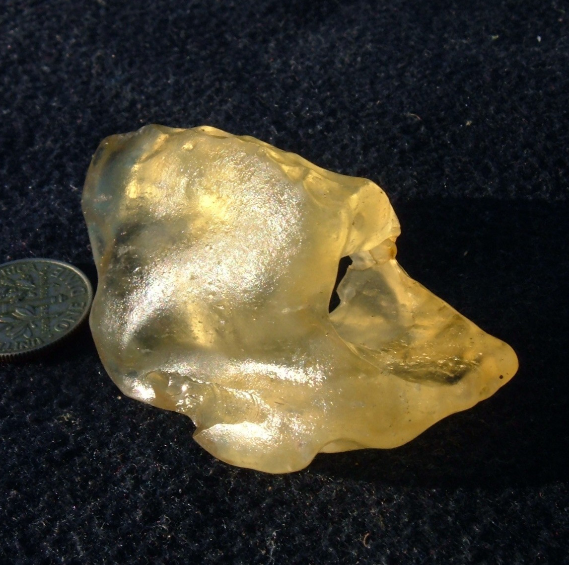 Libyan Desert Glass Meteorite Tektite impact specimen( 155 crt)Natural Hole Gem