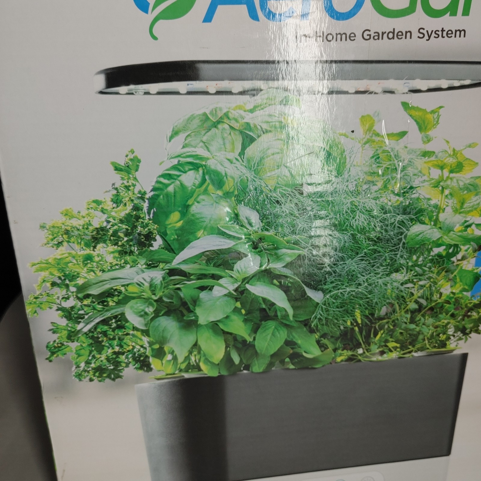 Aerogarden In-Home Garden System Harvest 6 Pods (Opened Box)