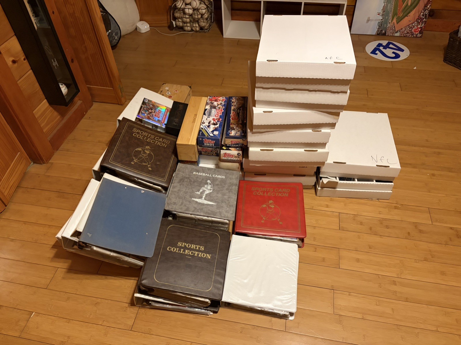 3000+ Count Lot of Baseball Football Basketball 14 binders and 10 boxes