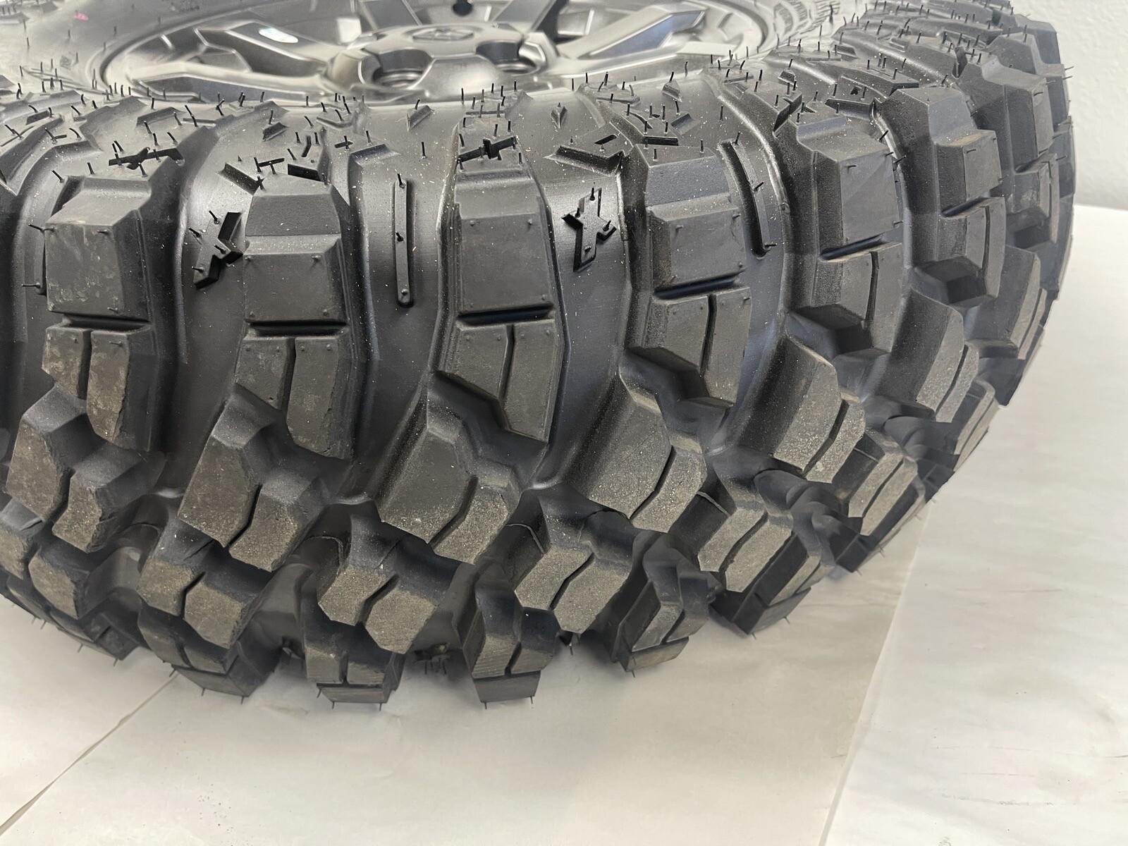 POLARIS XPEDITION REAR WHEEL TIRE 30X11x15 PRO ARMOR CRAWLER XP SPARE 2024-25