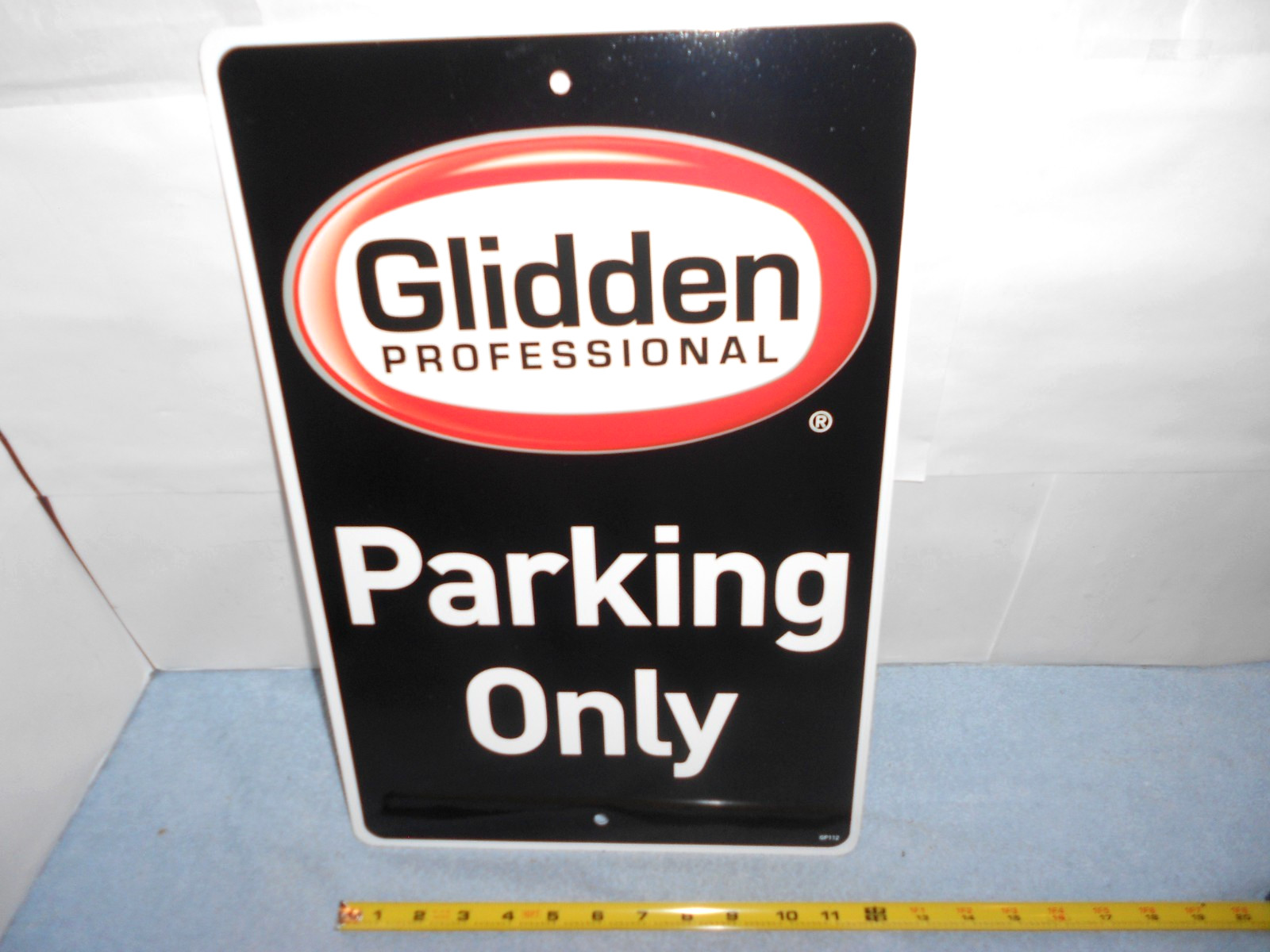 VINTAGE 12x18in NEW GLIDDEN PAINT PROFESSIONAL PARKING ONLY ADV SIGN METAL -X134