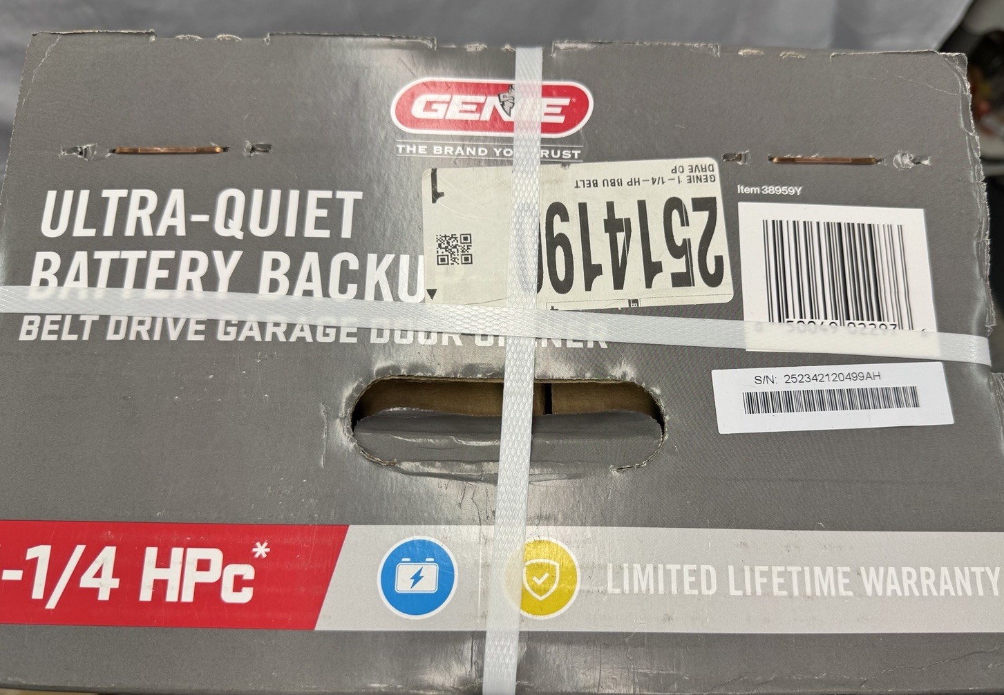 Genie Garage Door Opener+ Battery Back-Up+Keypad 1 ¼ HPc Belt drive 38959Y Model