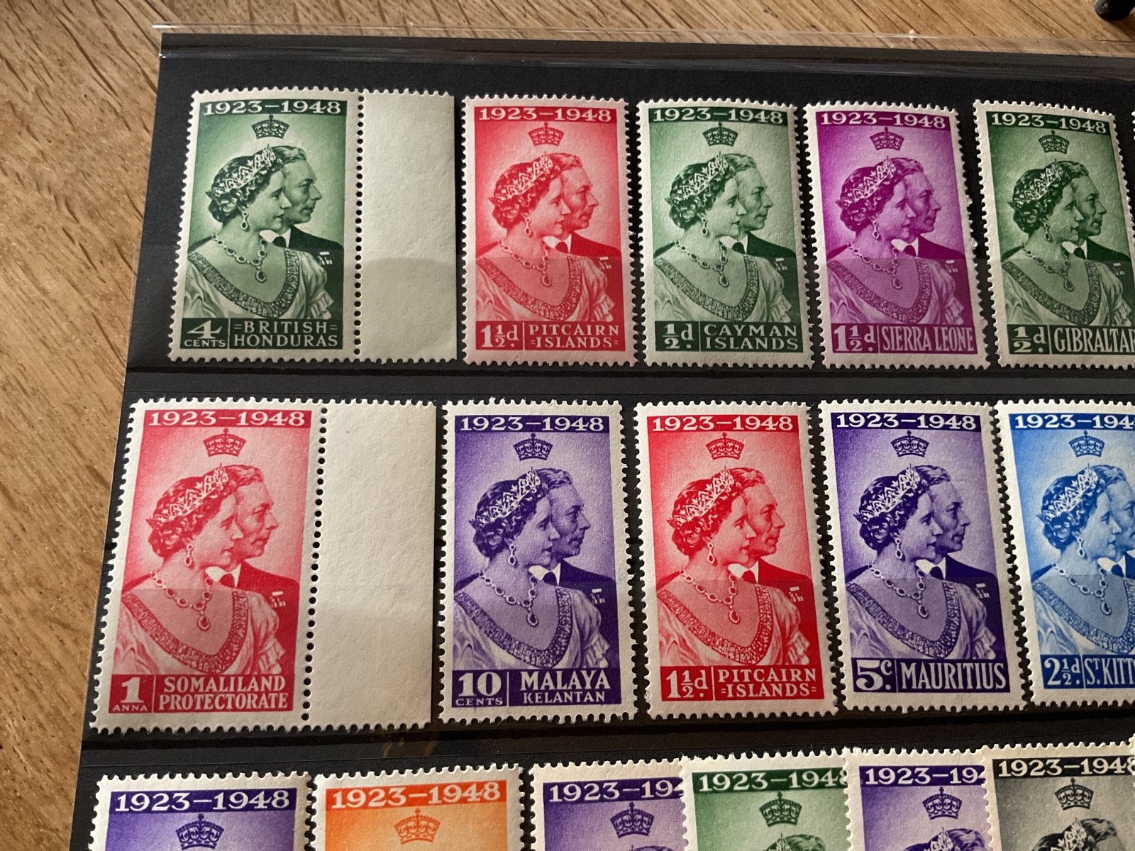 Commonwealth Mint never hinged stamps B1556
