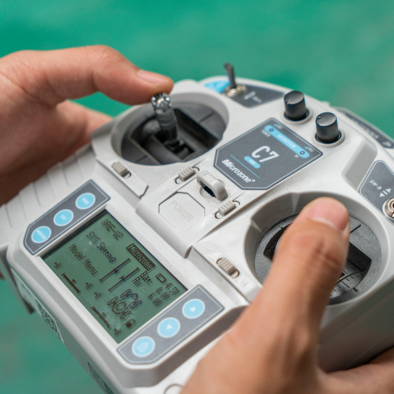 Robot lawn mower sale！Automatic remote control lawn mower Adjustable height 9HP