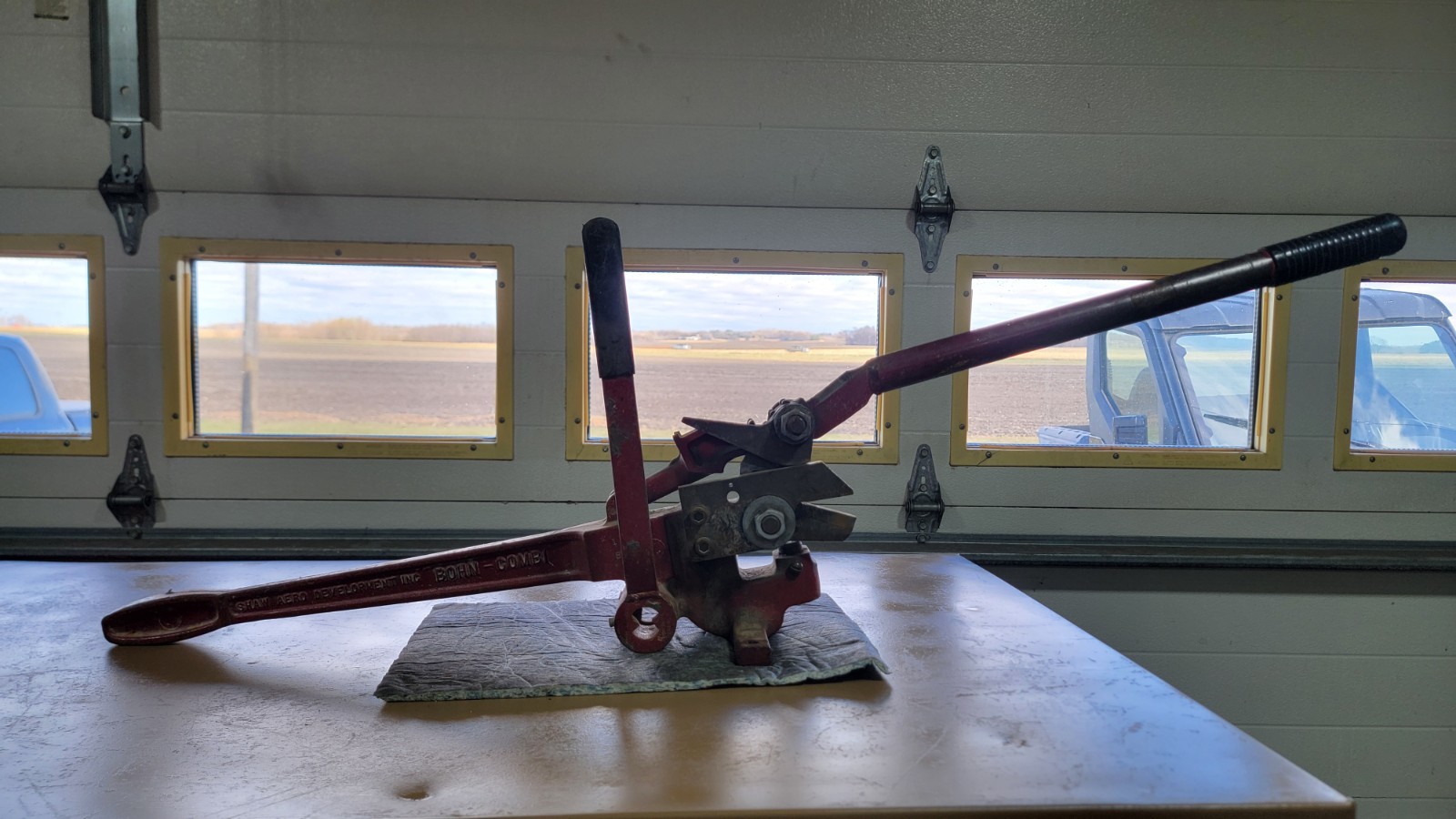 Strapmaster - 4 in 1 Multi Tool - Cutting, Bending, Punching Twisting