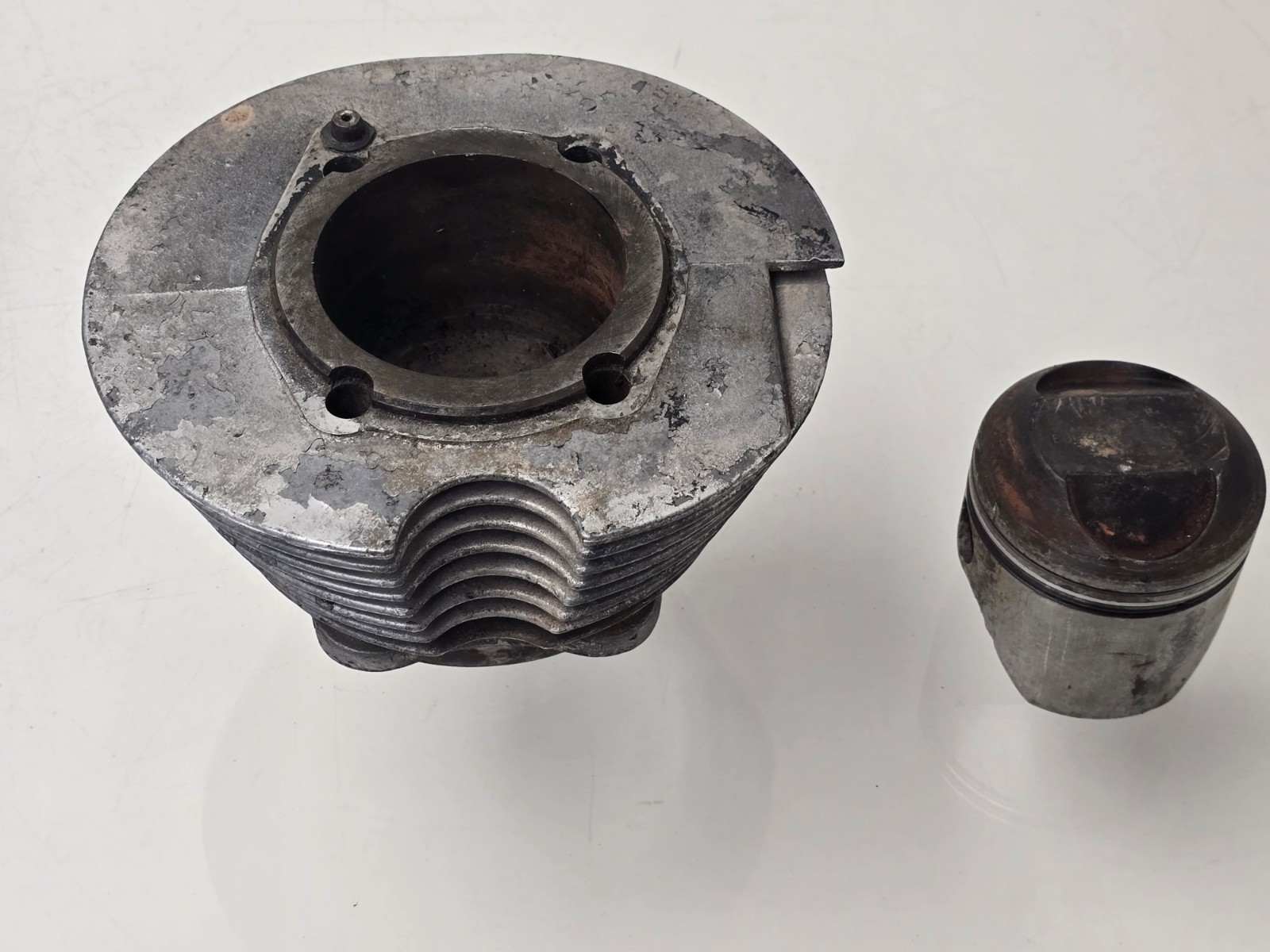 DUCATI SINGLE 250 BEVEL NARROW CASE CYLINDER JUG BARREL W/ PISTON DM250 DIANA