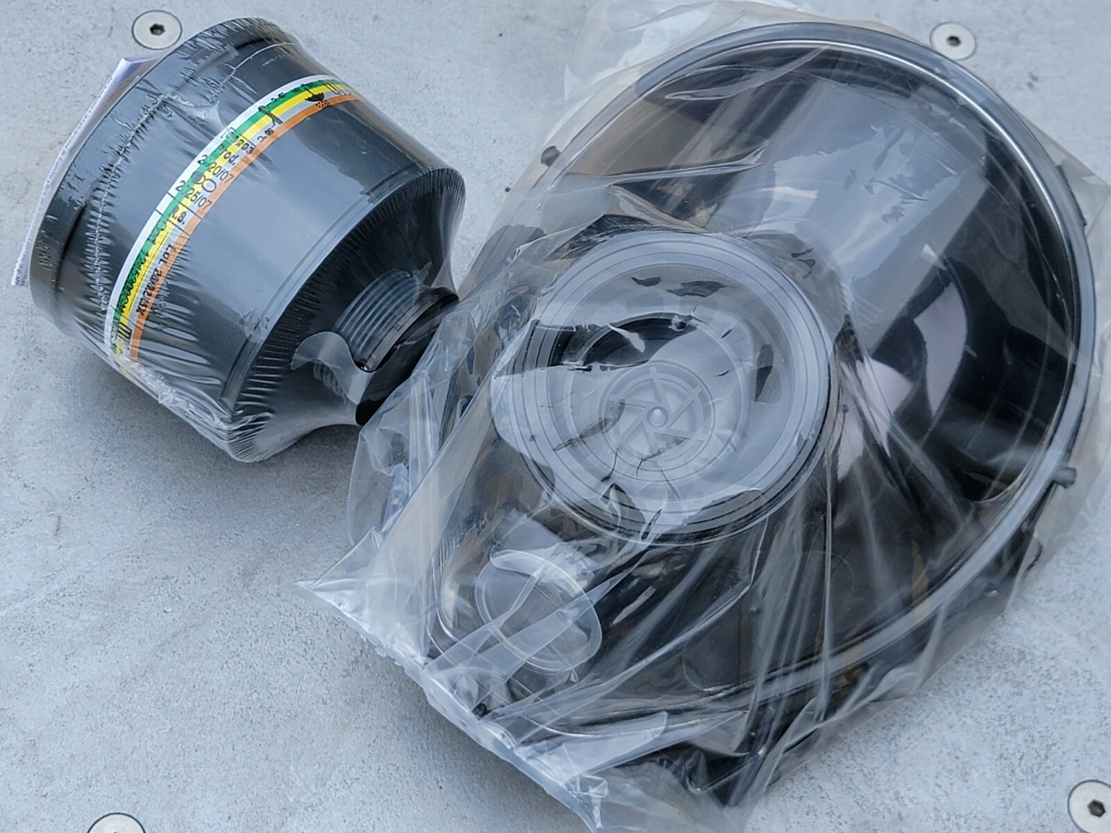 NATO 40mm Premium 2024 Gas Mask w/Tactical Pouch & NBC/CBRN Filter Exp 2028