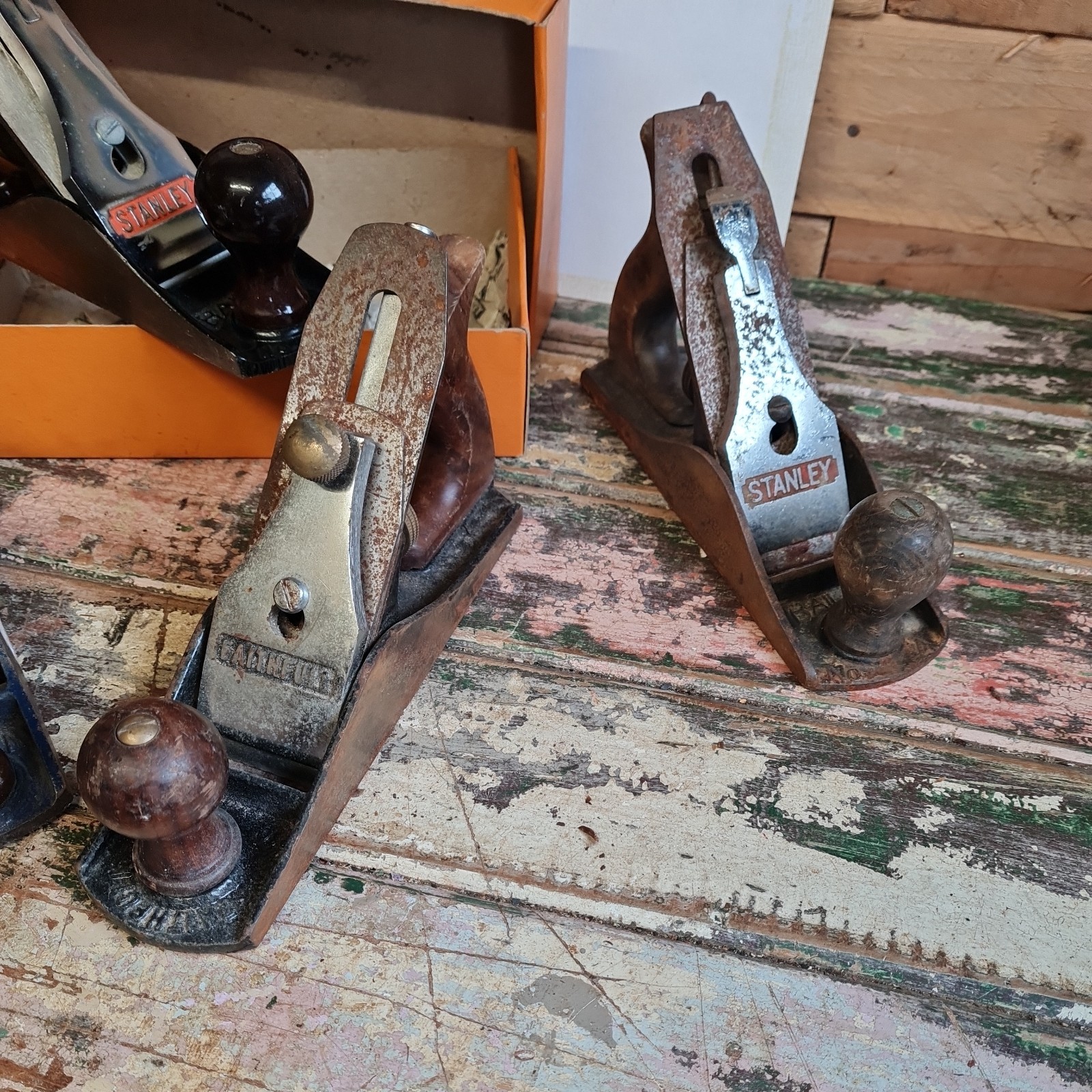 Job Lot 2 (x6 ) of woodworking Carpentry Planes stanley & record workshop