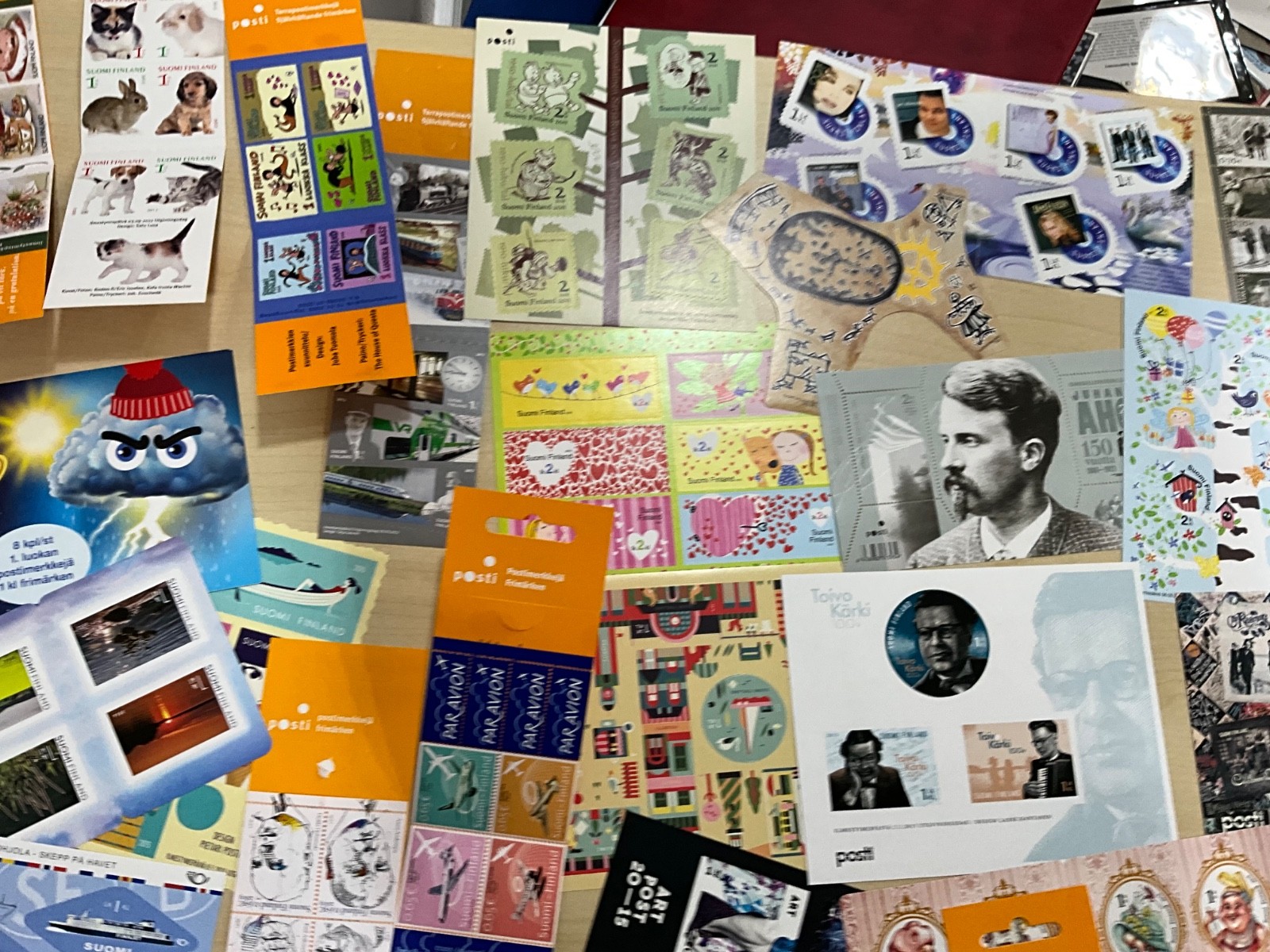 Finland MNH Stamps modern sheets booklets 100 different items @3*