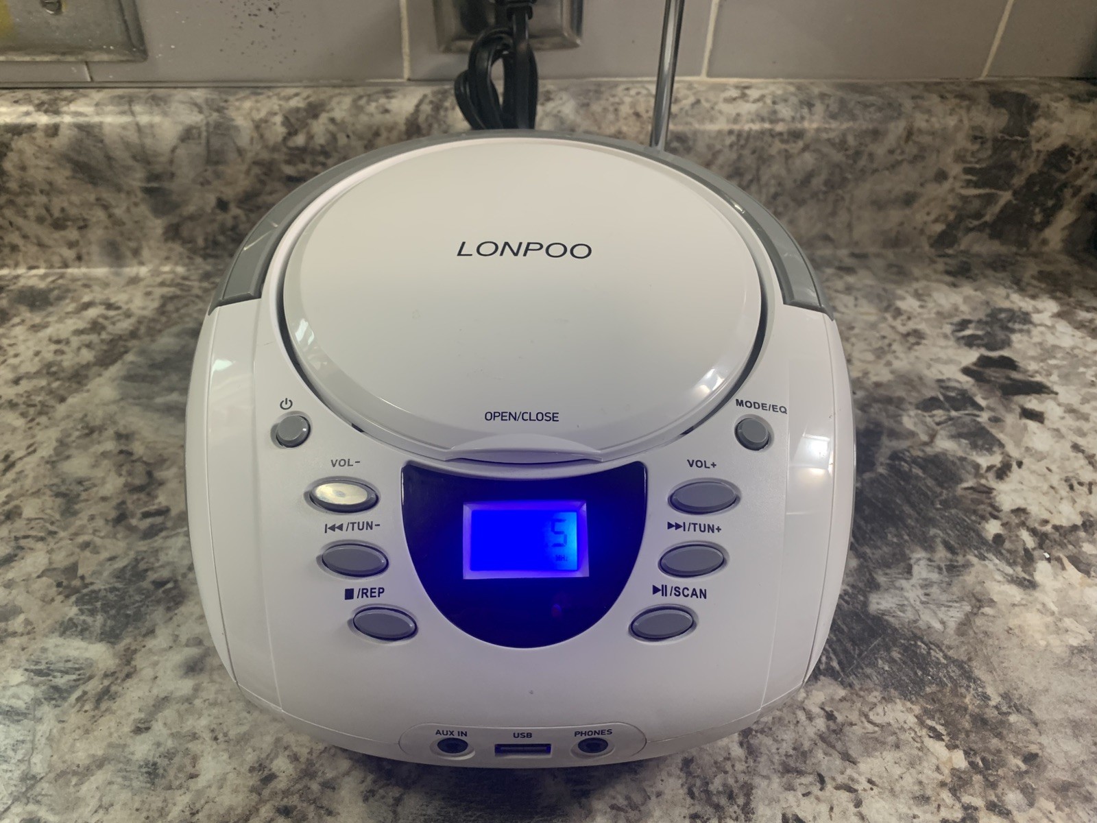 LONPOO Portable CD-MP3-Radio Blue Tooth Player White Tested Works Good