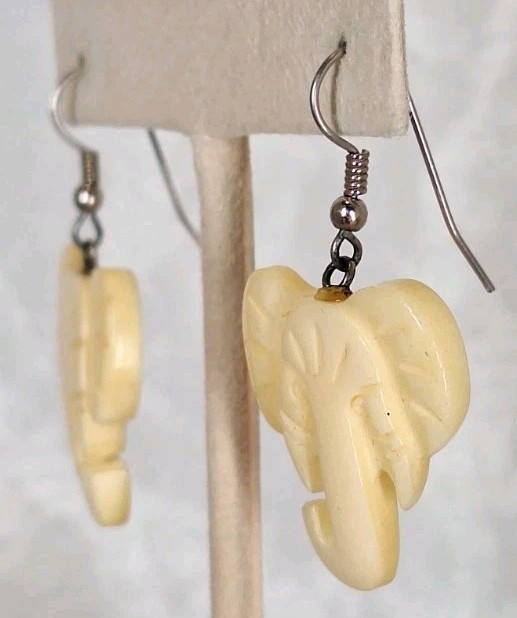 VTG Artisan Handcarved Dangle Drop Pierced Earring Elephant Head Resin Celluloid