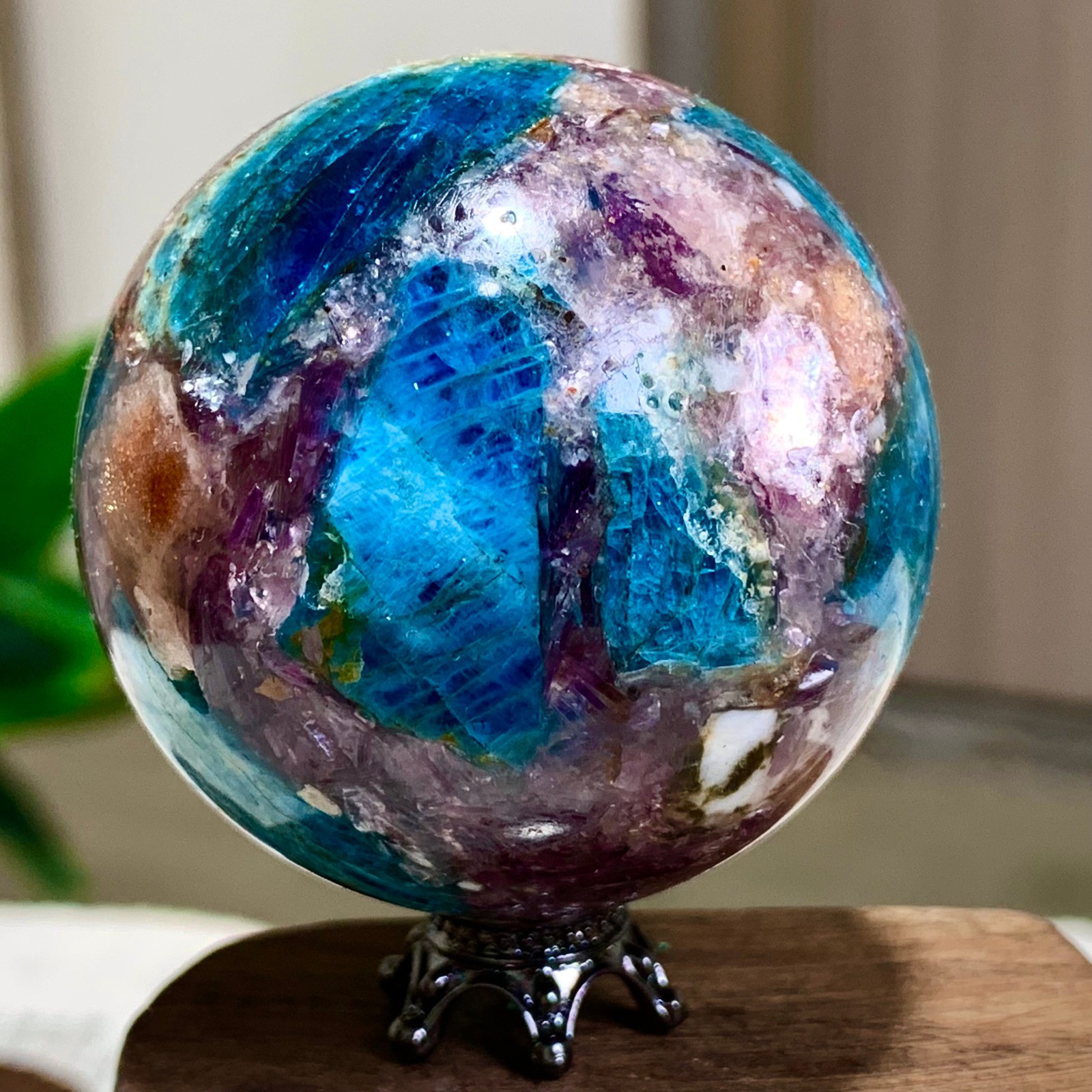 132G Natural Blue Aptite +Sun Stone purple lepidolite Sphere mineral sample