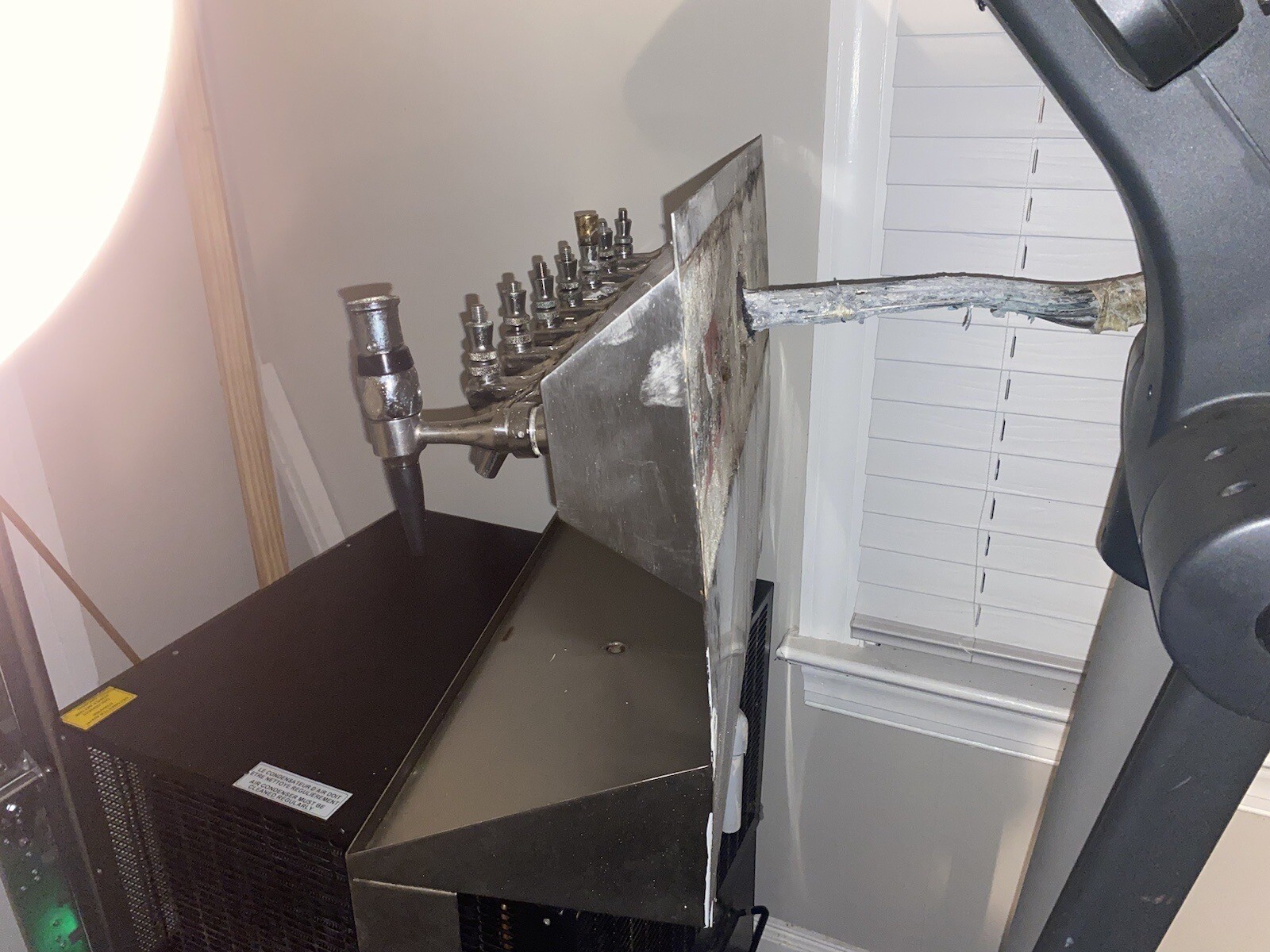 Wall Mounted Stainless Steel 8 Faucet Beer Tap