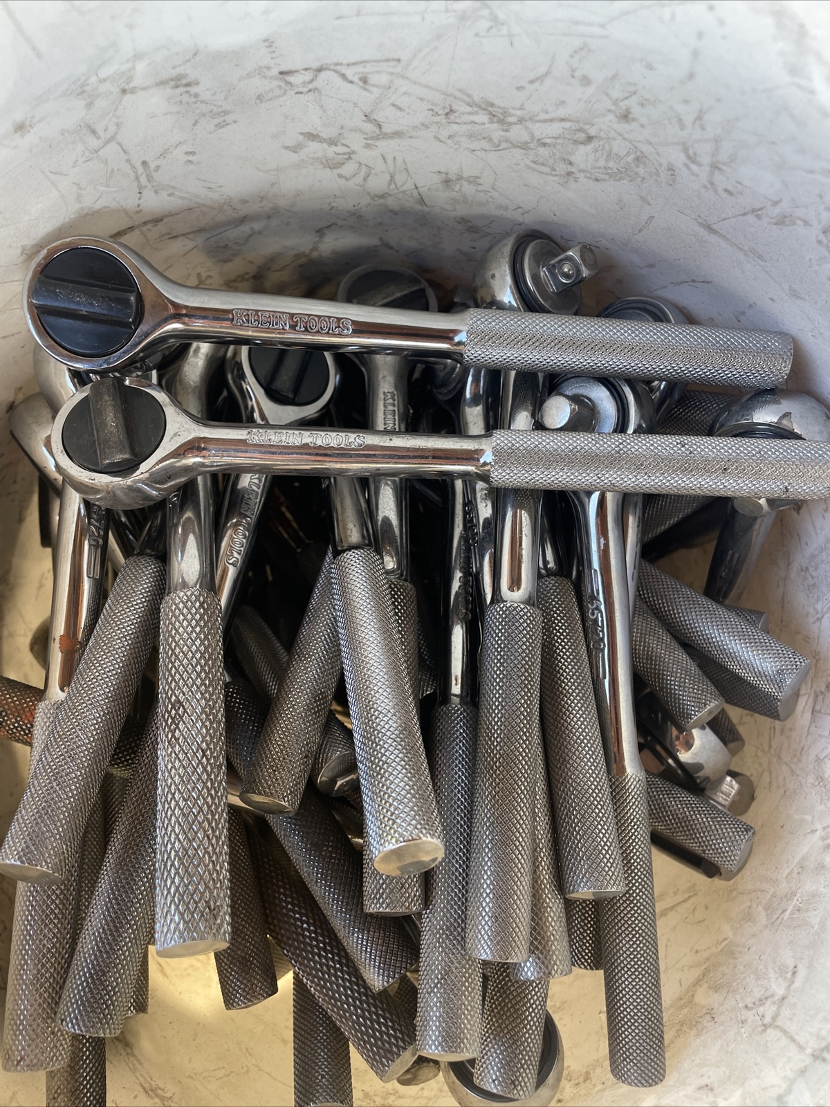 KLEIN Tools 65720 Round-Head Ratchet Wrench 3/8" Drive.