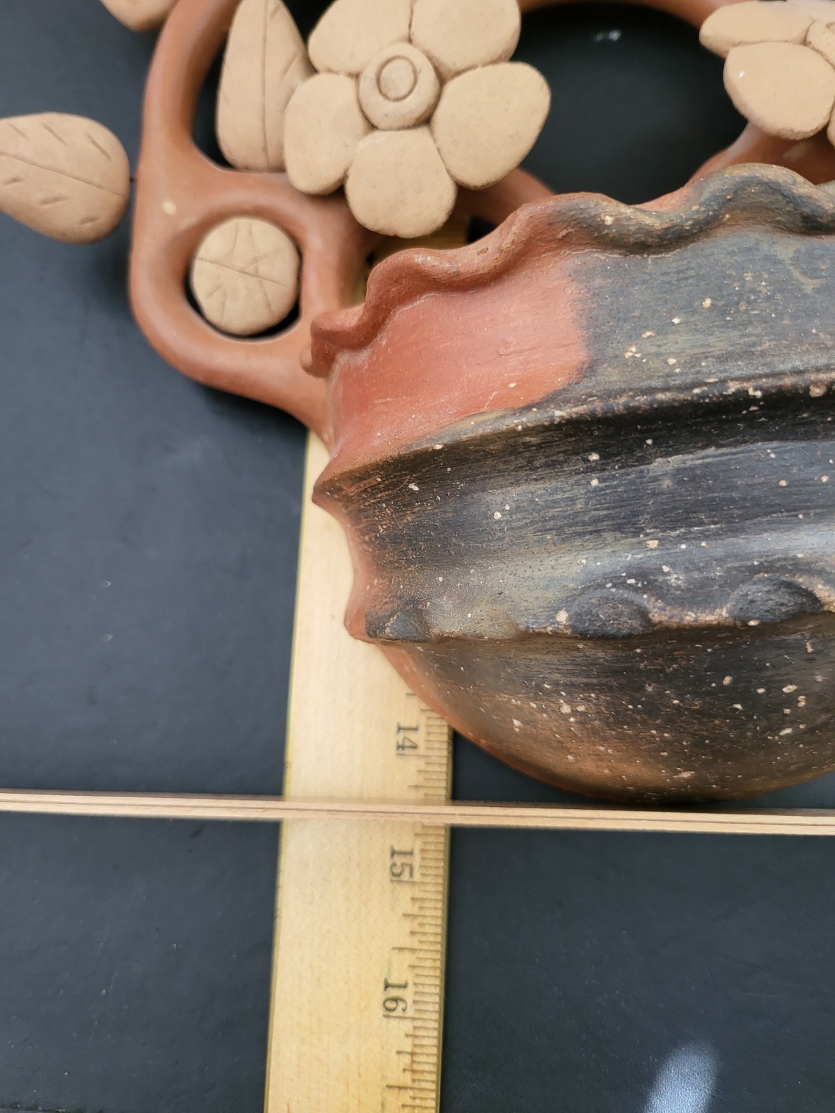 Vtg Mexican Folk Art Tree of Life Flowers Leaves Terra Cotta Wall Planter 14¼"