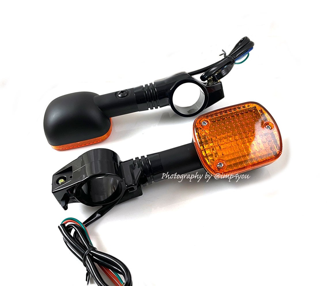 OE type Pair Front turn signal assembly 84-86 Honda Nighthawk 700 CB700SC