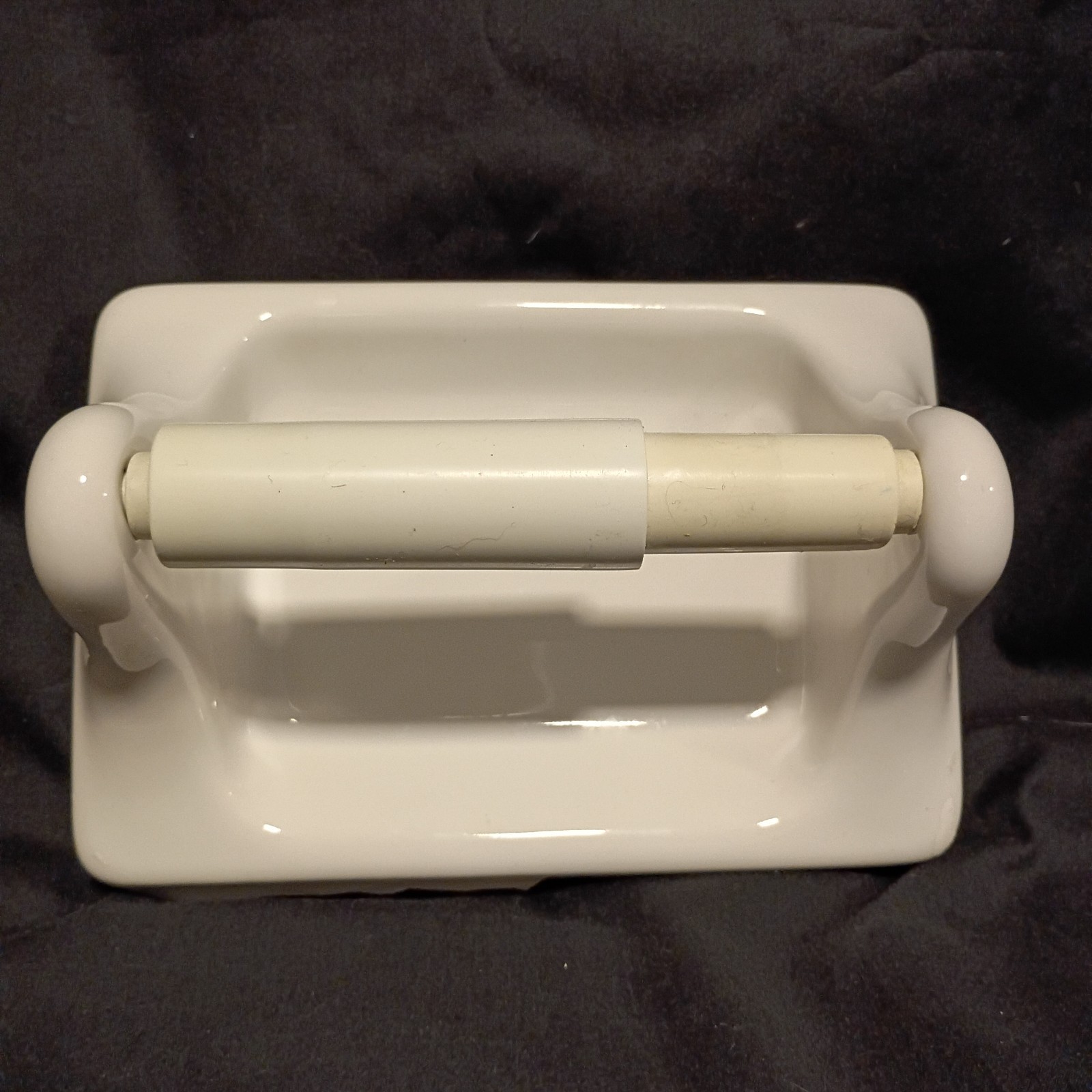 Vintage White Ceramic Toilet Paper Holder Bathroom Wall Mounted MCM M-108