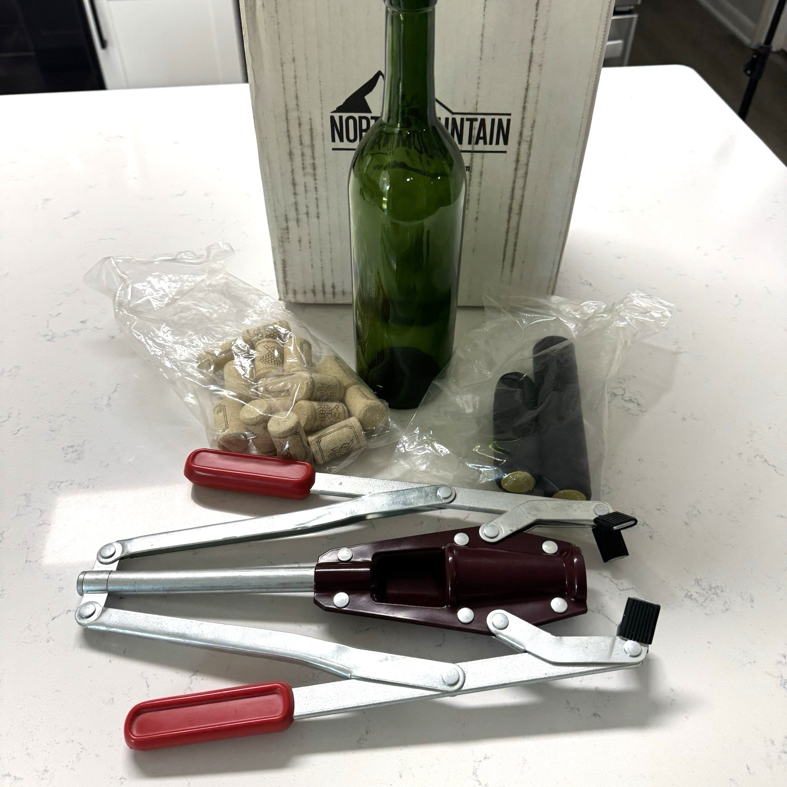 4 Pack 750ml Green Wine Bottles with Double Lever Corker Corks & Shrink Caps