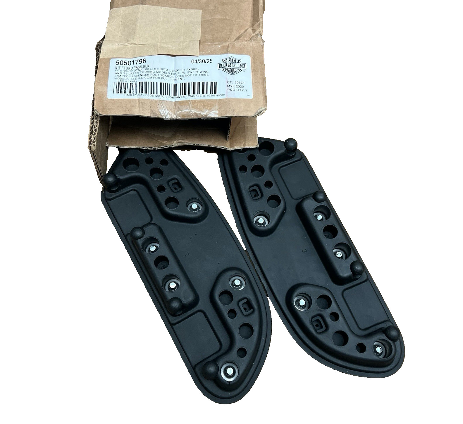 PASSENGER FOOTBOARD INSERT FOR H.D 50420-05