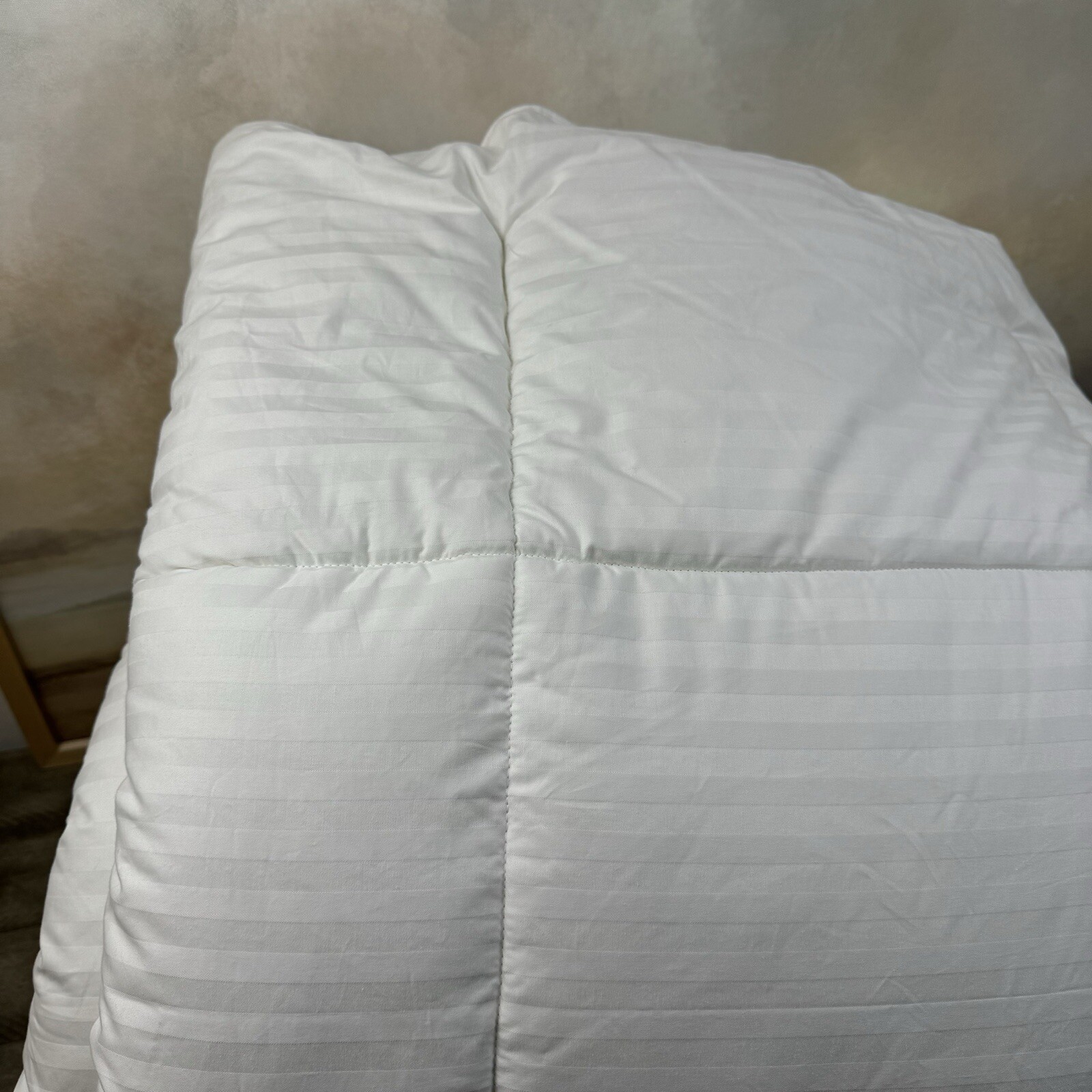 Pottery Barn Hydrocool Moisture Wicking Down Alternative Duvet Insert F/Q Read