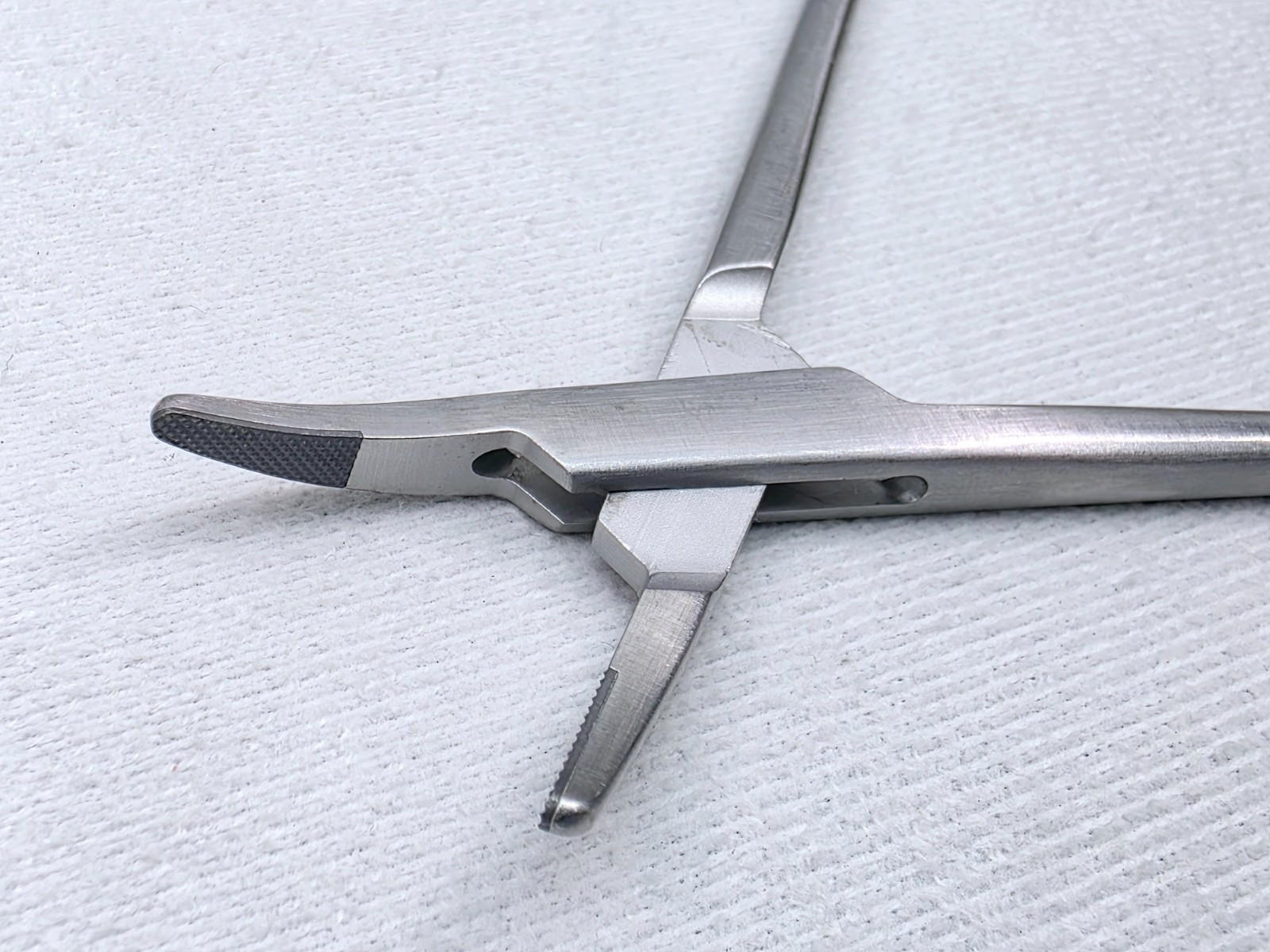 V. Mueller SU16122 Vital Heaney Needle Holder Curved TC 8" - Ultrasonic Cleaned