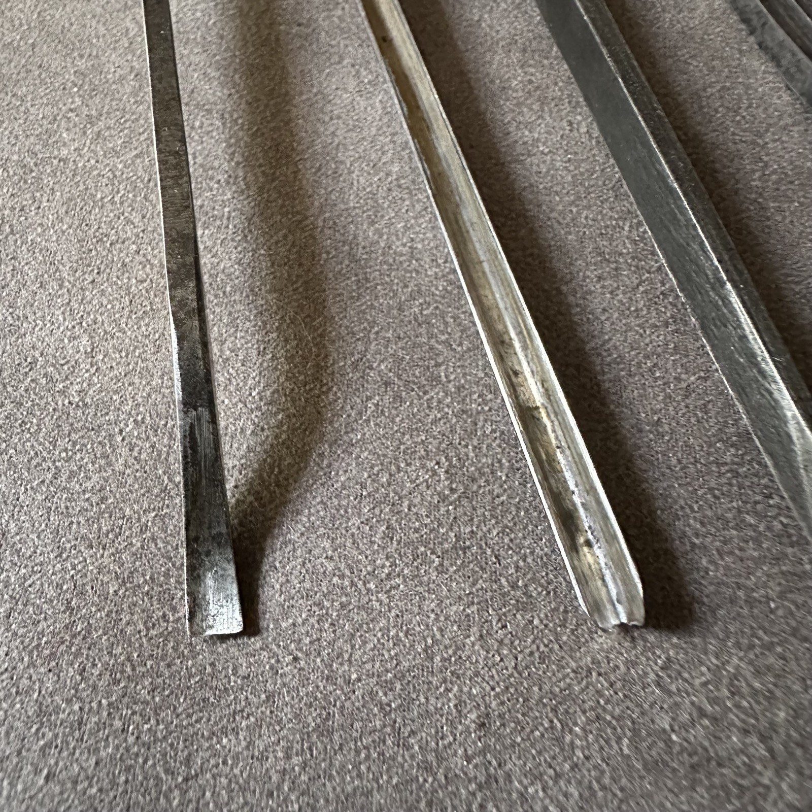 5x ASSORTED ANTIQUE GOUGE CARVING CHISELS INCLUDING J.HOWARTH & G.F PEARSON & CO