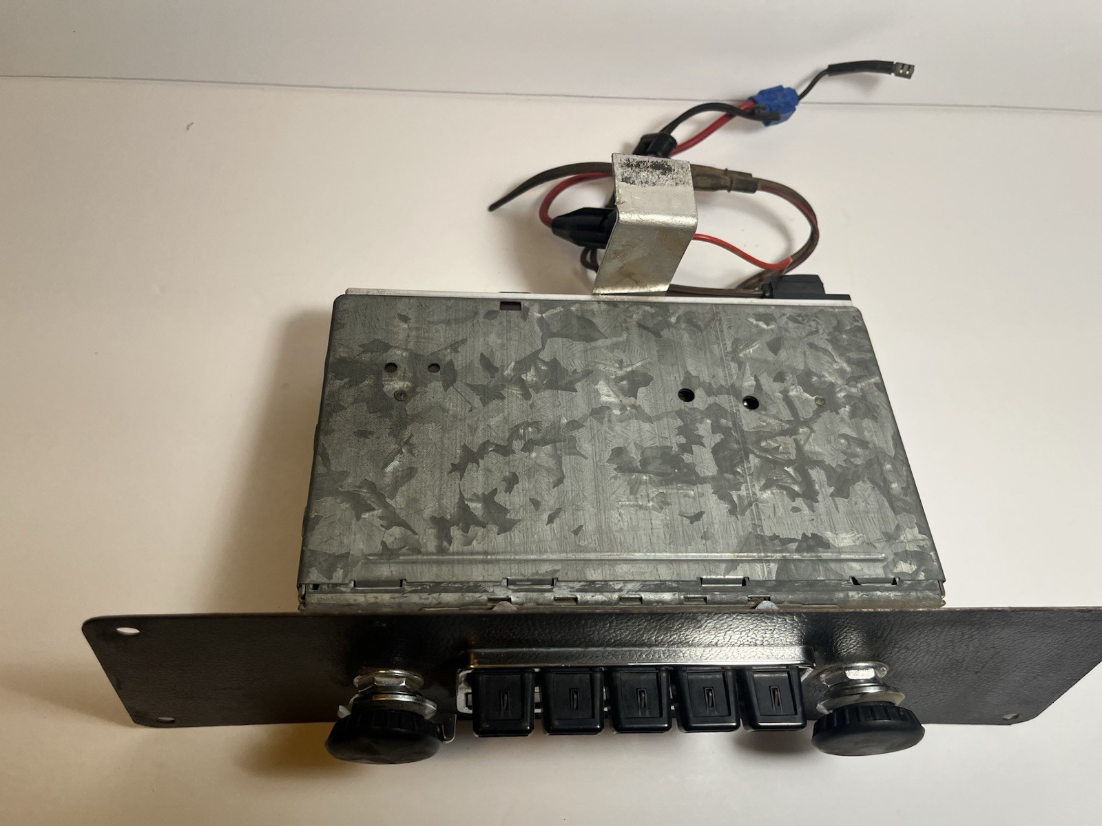 Vintage Blaupunkt Volvo AM/FM Stereo Radio Model 284028-8 - Untested