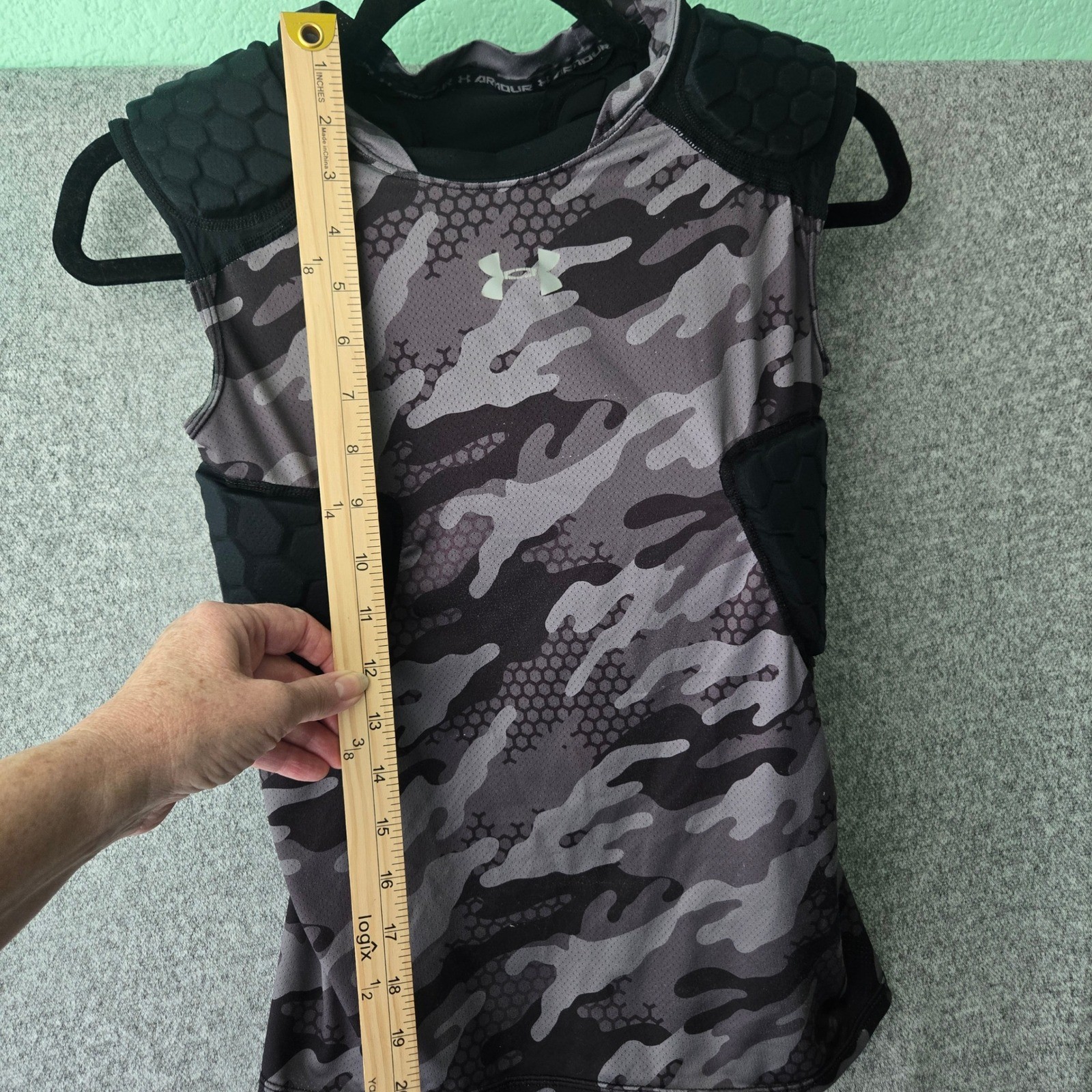 Under Armour Padded Compression Shirt Grey Camo McDavid HEX Football Rib Guard M