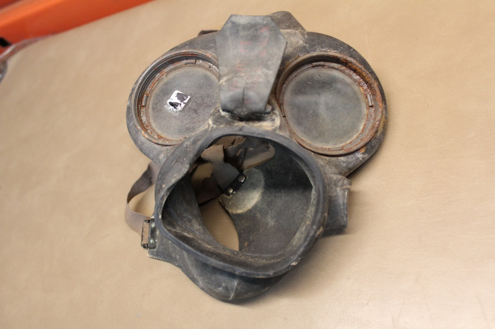 WW2 1941 L & BRC Rubber Gas Mask