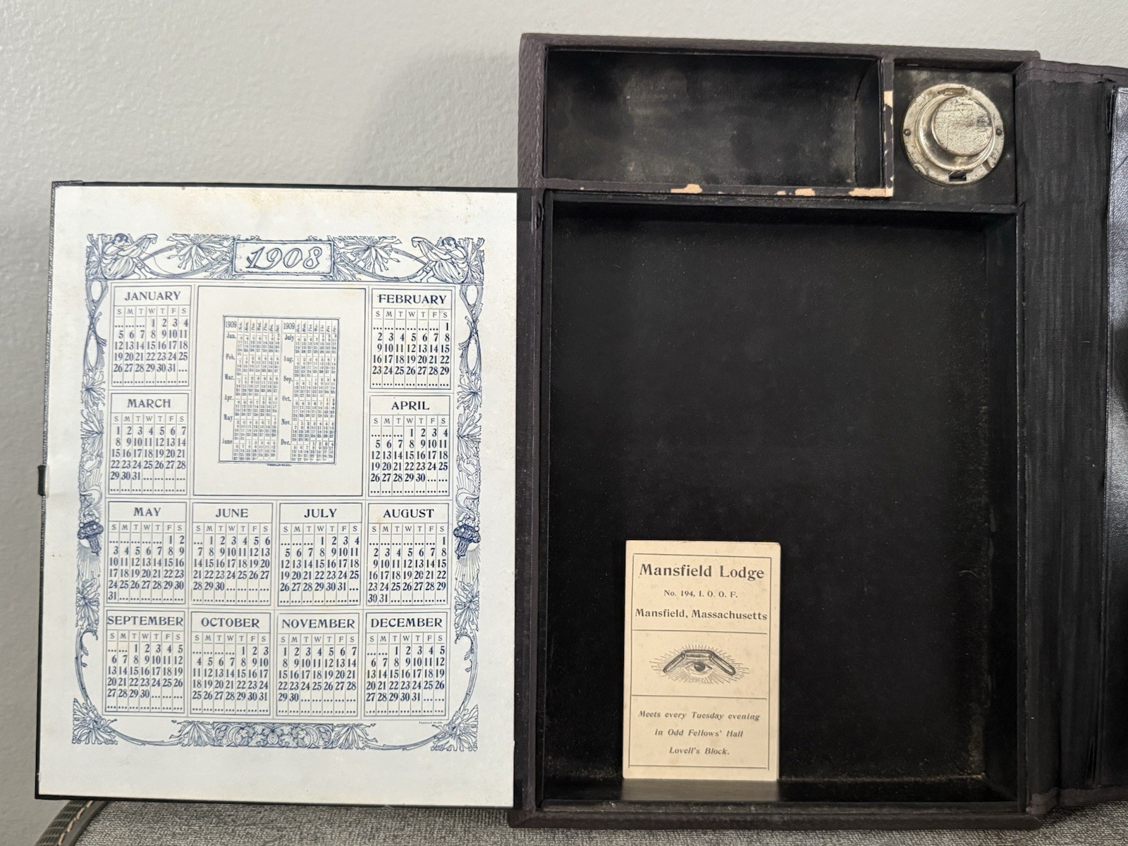 ANTIQUE TRAVELING WRITING DESK w/ 1908 Franklin Co. CHI Calendar & 1908 Document