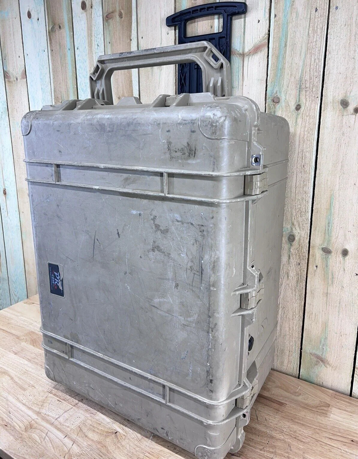 Pelican 1630 Protector Case Tan Transport Rolling Waterproof Used B/C