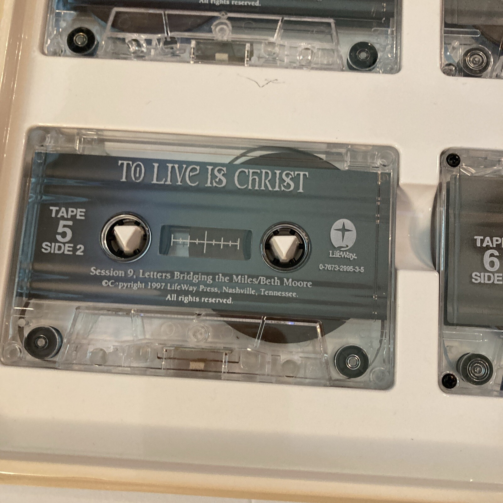 Beth Moore To Live Is Christ: The Life & Ministry of Paul Cassette Leader Kit