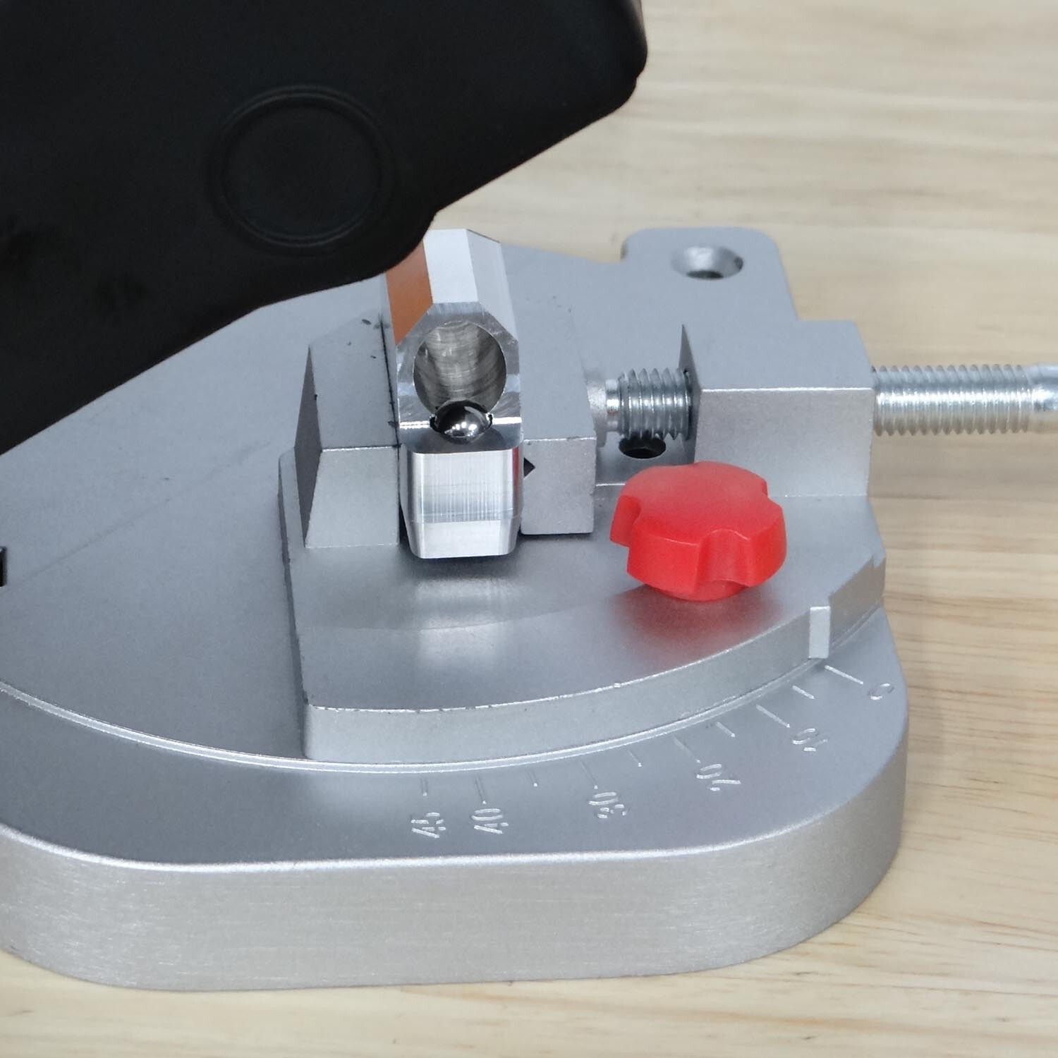 Auto Ejecting High Speed 300 AAC Blackout or Ham'r Hamr Cut Off Jig Trimmer