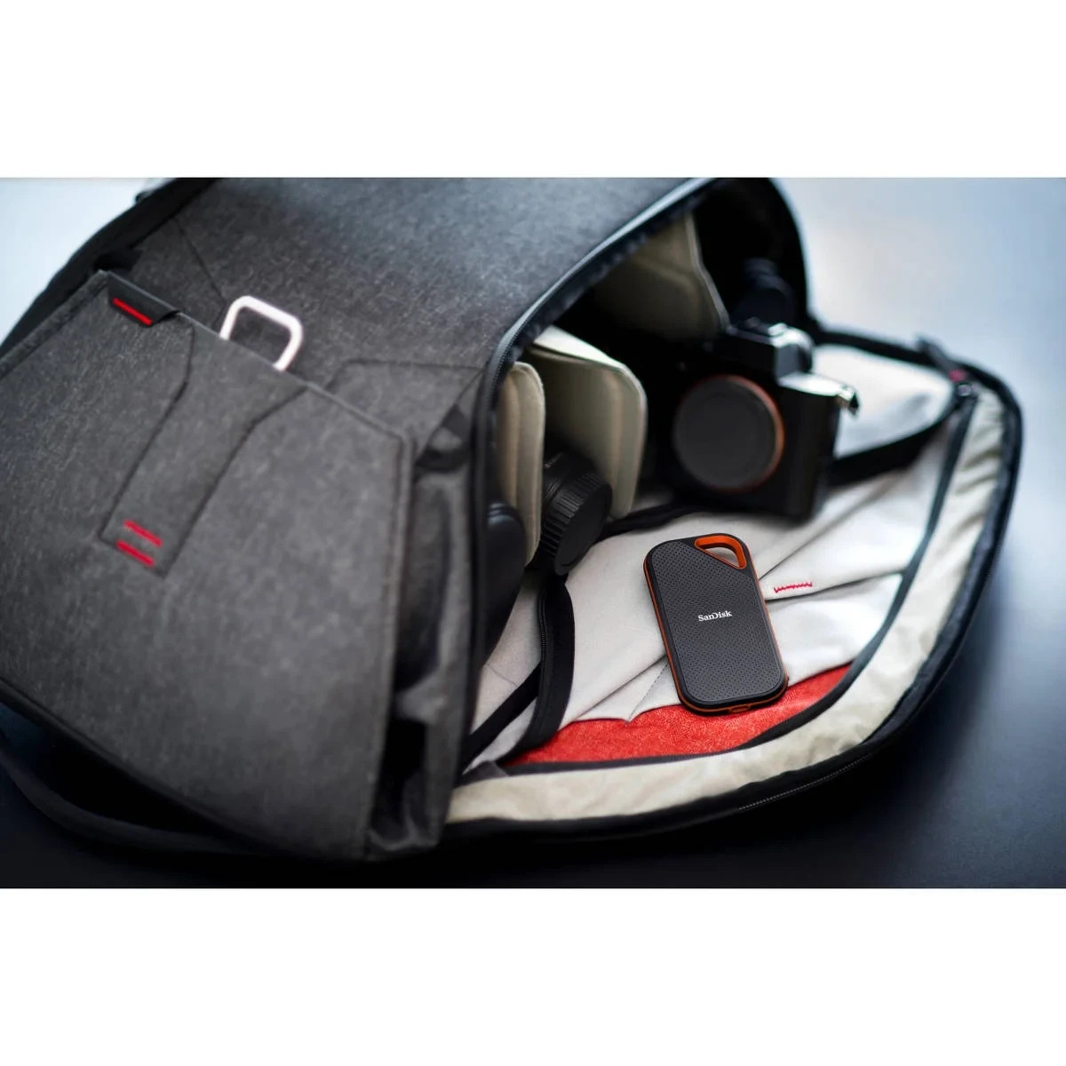 SanDisk Extreme PRO V2 4TB USB-C Portable External SSD (SDSSDE81-4T00-G25) *NIB*