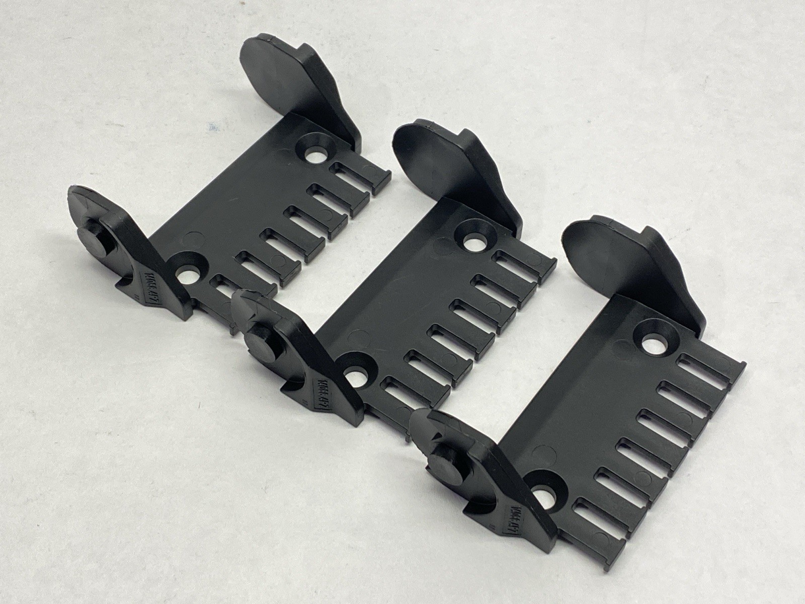 Igus 14068-34PZ Energy Chain Pivoting Mounting Bracket Self-Aligning LOT OF 3
