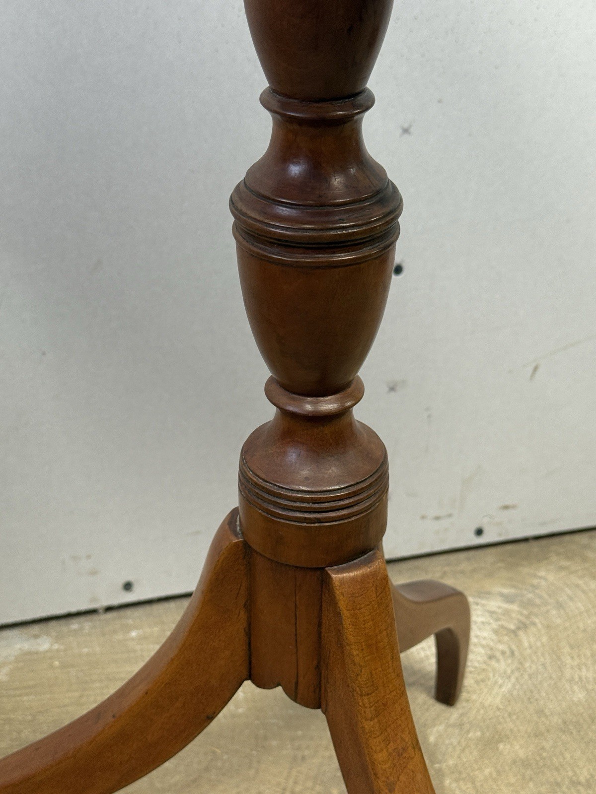 Antique New England maple federal cherry candle stand 1810 spider legs