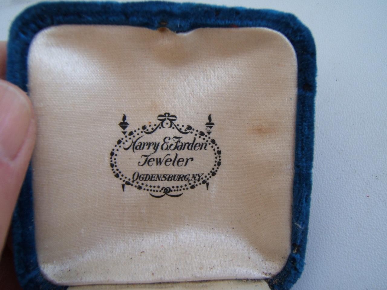 VINTAGE BLUE VELVET MOP JEWELRY PRESENTATION CASE OGDENSBURG, NY