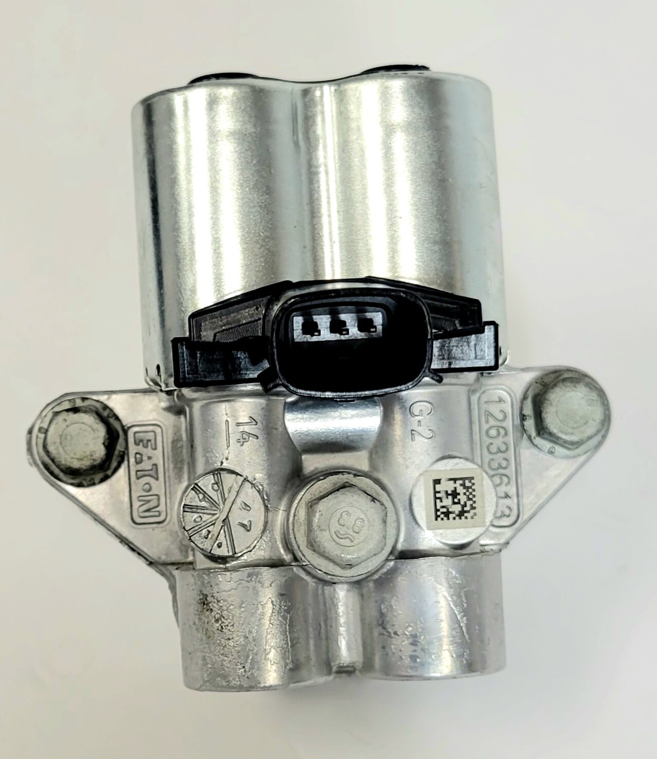 Genuine GM VVT Oil Control Valve for 14-15 Malibu Impala