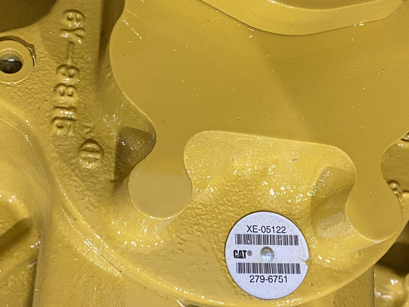 CAT Two Section Gear Pump 279-6751, Yellow