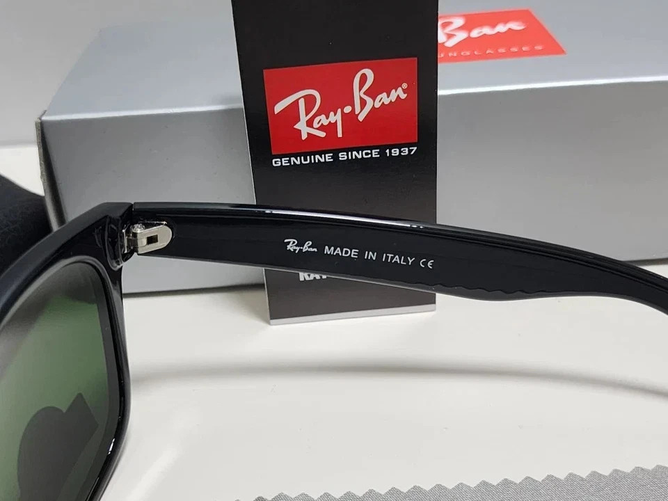 Ray-Ban 2140 Sunglasses Black frame with 50mm green lenses Unisex