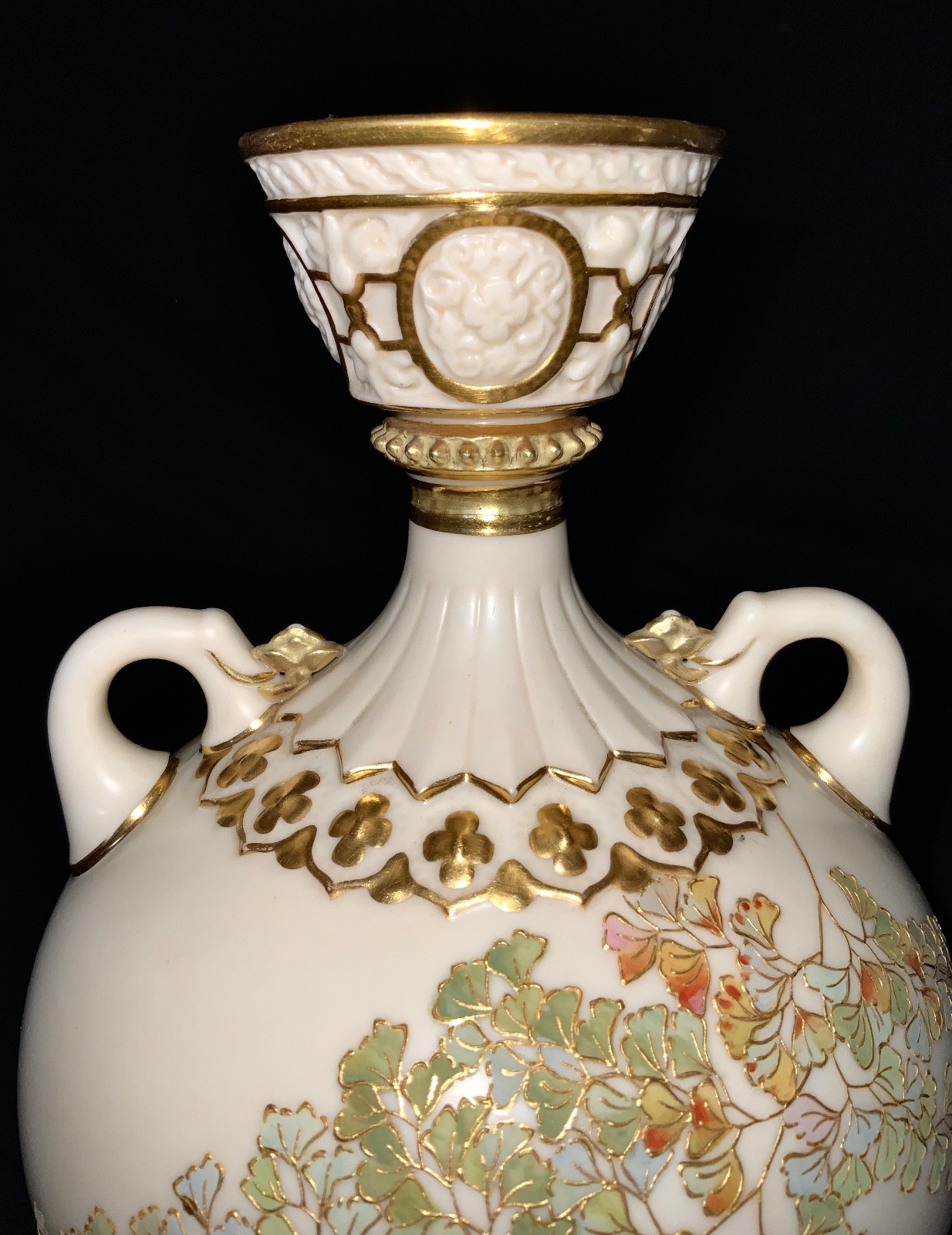 ANTIQUE ROYAL WORCESTER GILT & PAINTED HANDLED VASE C. 1884-1889 #1109 8 7/8"H