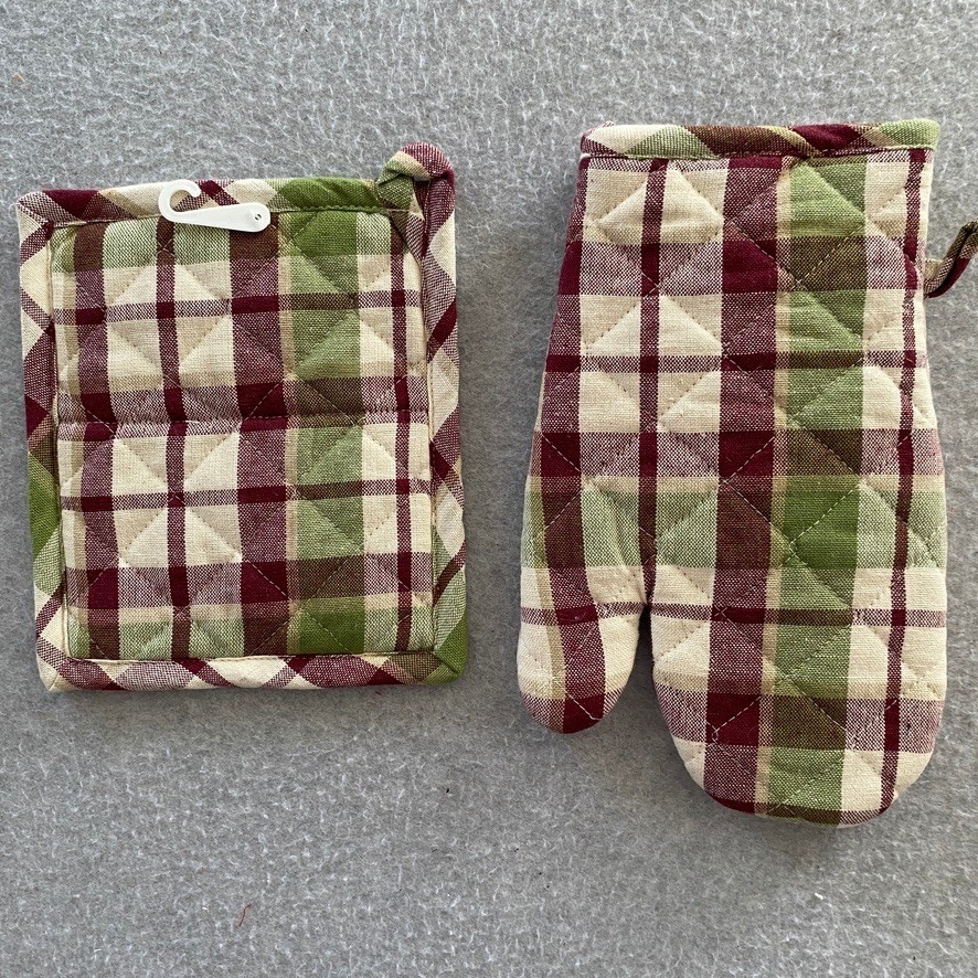 Fall Kitchen Towel Oven Mitt & Pot Holder Set of 4 Green Plaid Pumpkin NWT