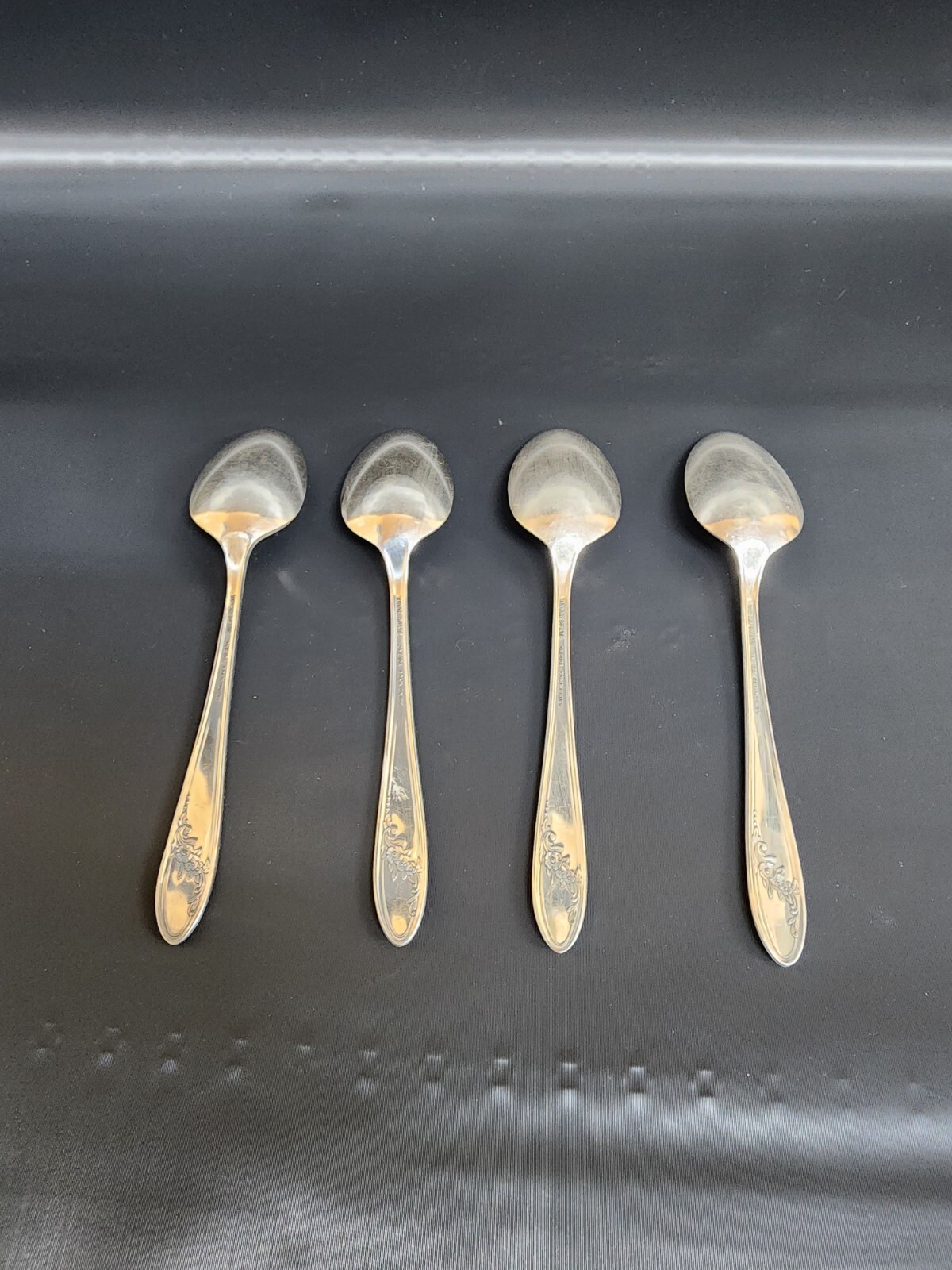 Set Of 4 Oneida Community Tudor Plate Queen Bess II Teaspoons