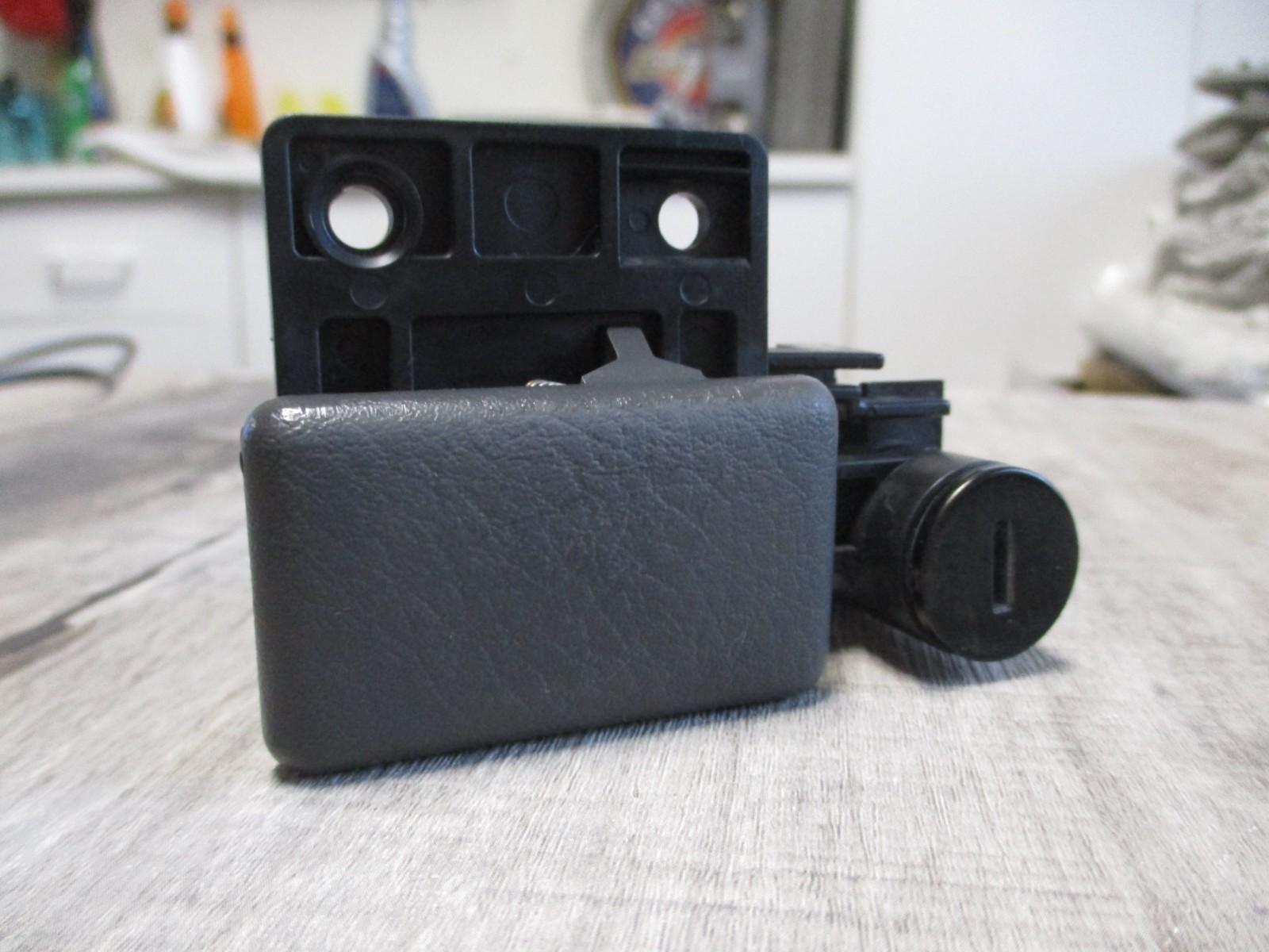 1994-1997 Nissan Hardbody Pickup Pathfinder Altima Glove Box Latch Gray OEM READ