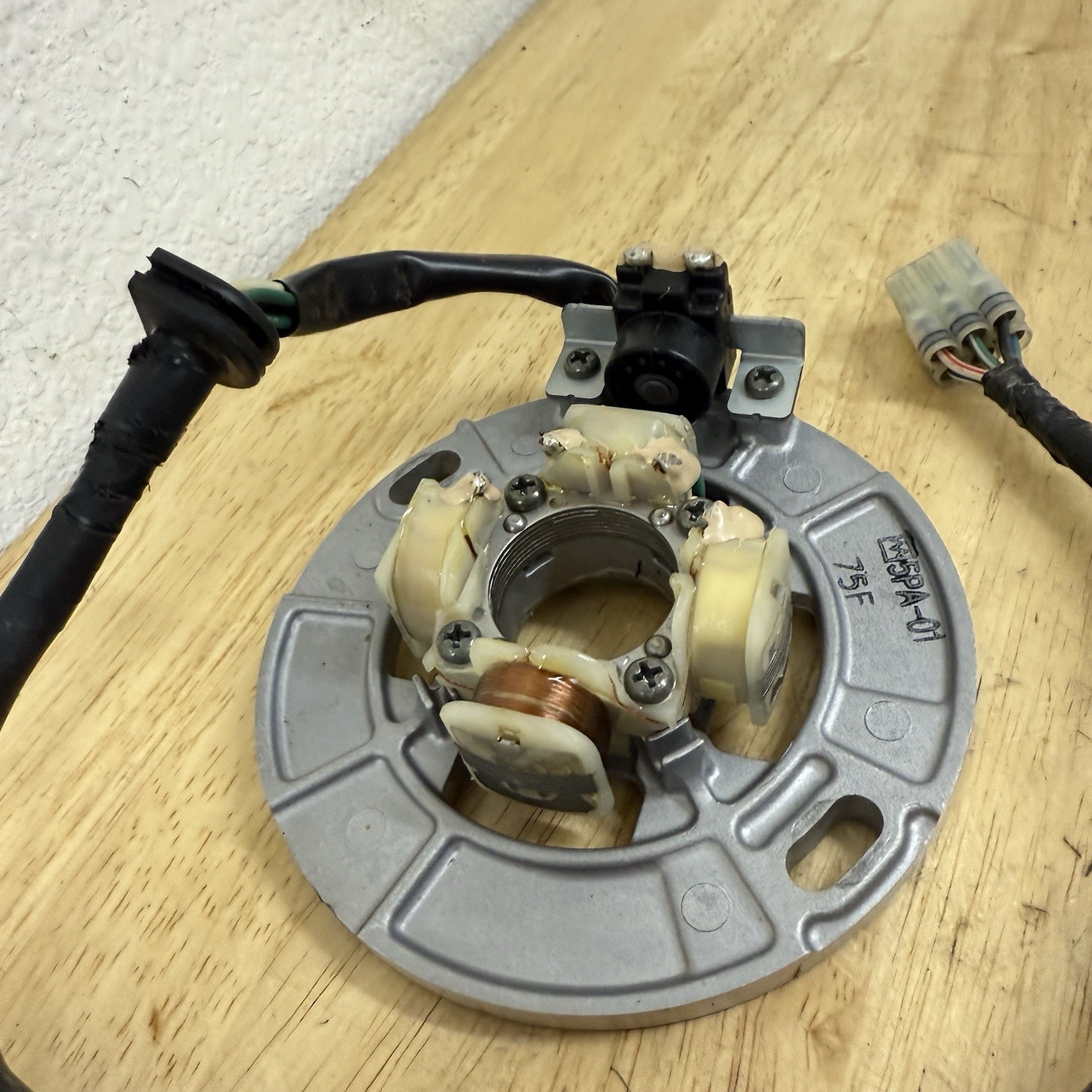 2008 Yamaha YZ85 YZ 85 OEM Stator Magneto Generator (02-18) #91