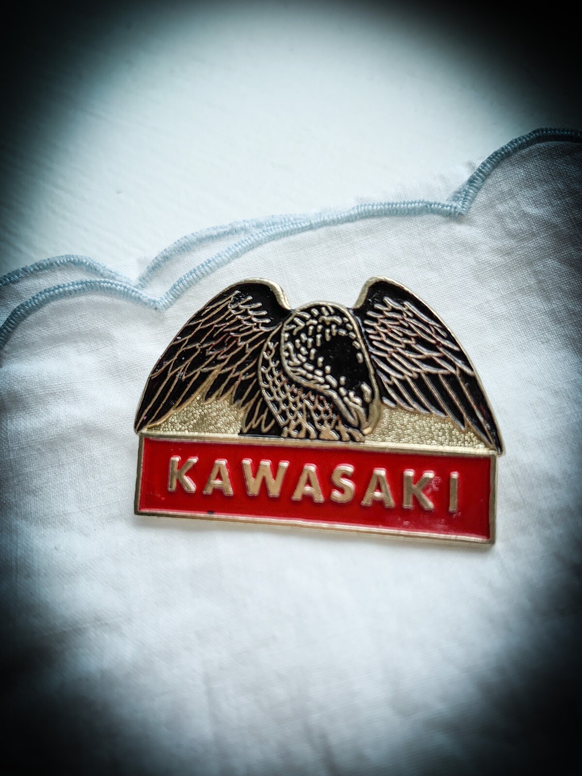 KAWASAKI Eagle Pin Lapel Red & Gold Vest Motorcycle Biker NEW NOS Vintage Rare