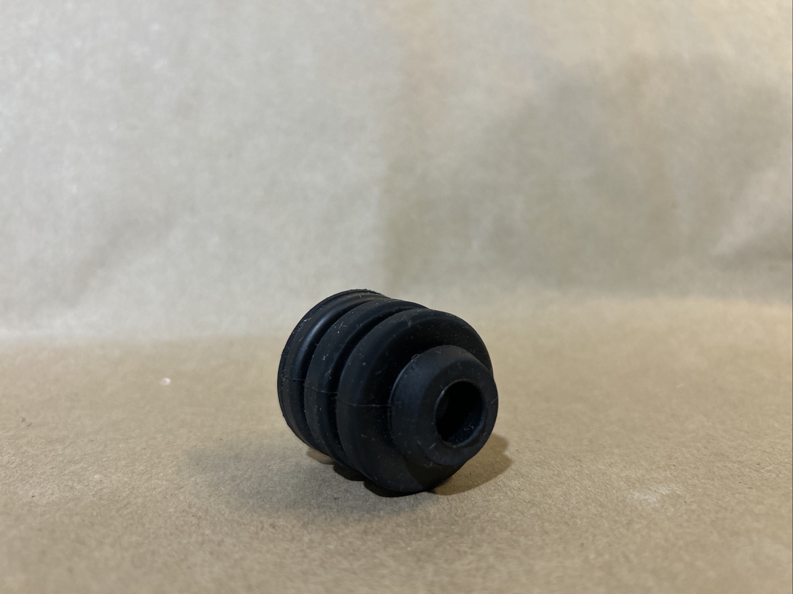 Refrigeration Compressor Mounting Rubber Damper Grommets Lot of 4