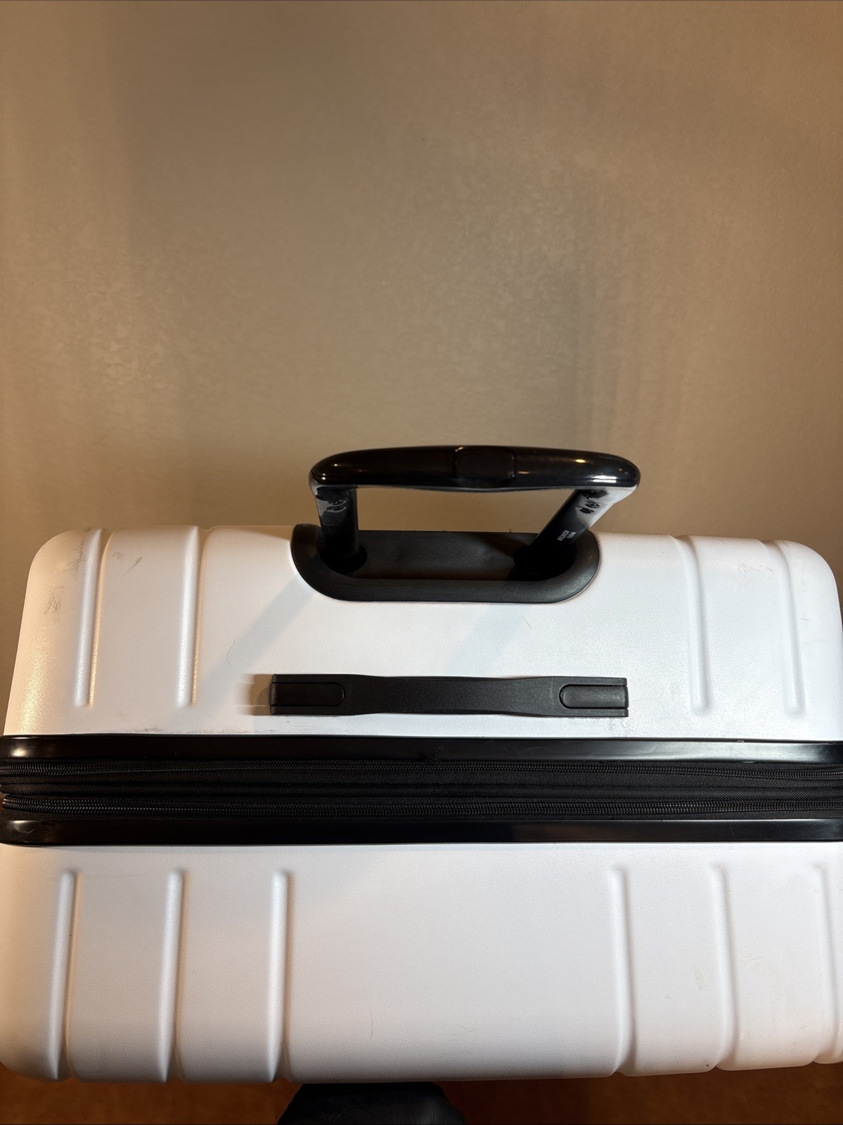 White Mountain Large Travel Luggage34x21x13. White Hard Case.