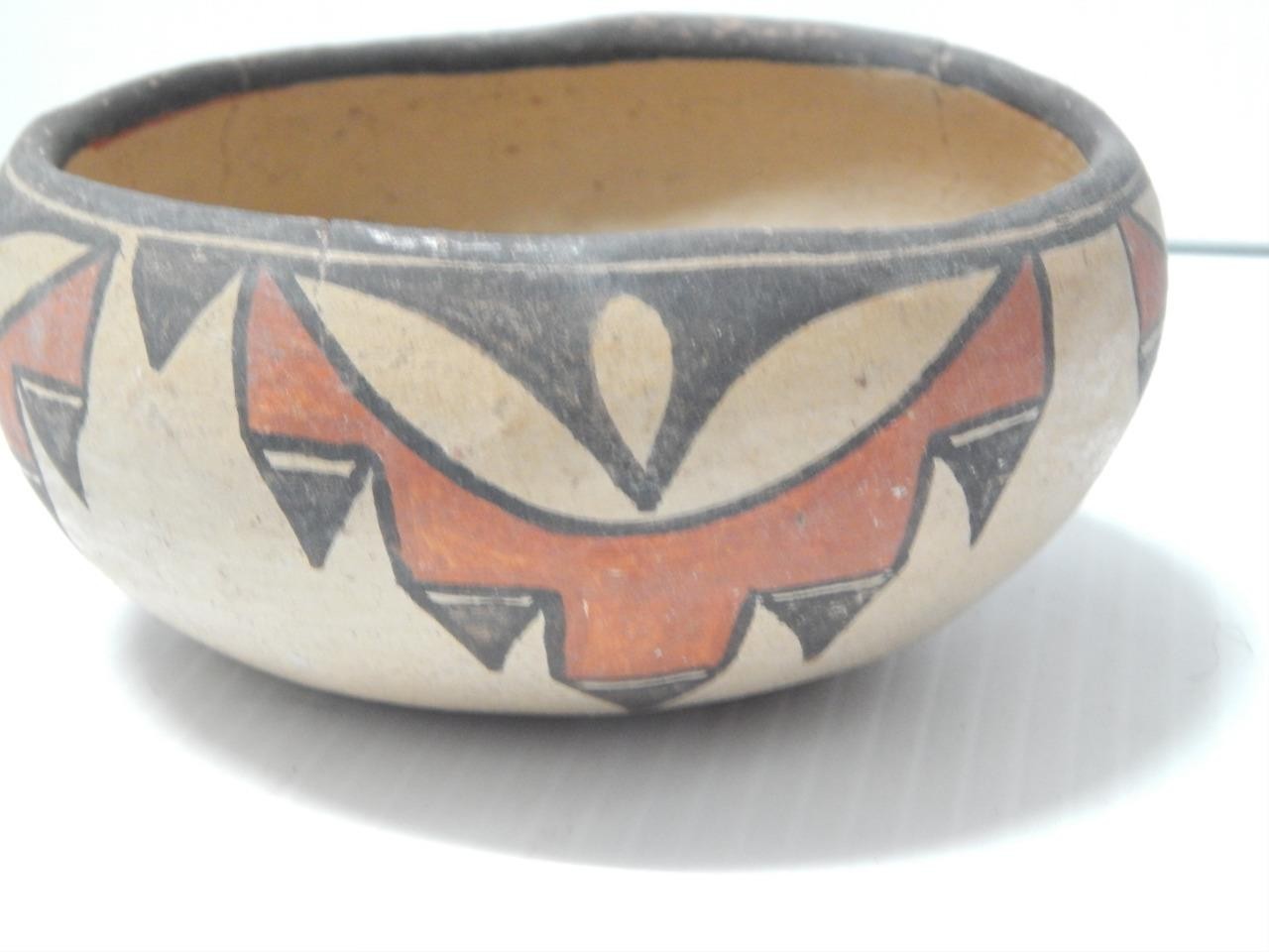 ANTIQUE SANTO DOMINGO PUEBLO INDIAN POTTERY POLYCHROME POT XTRA NICE PATINA